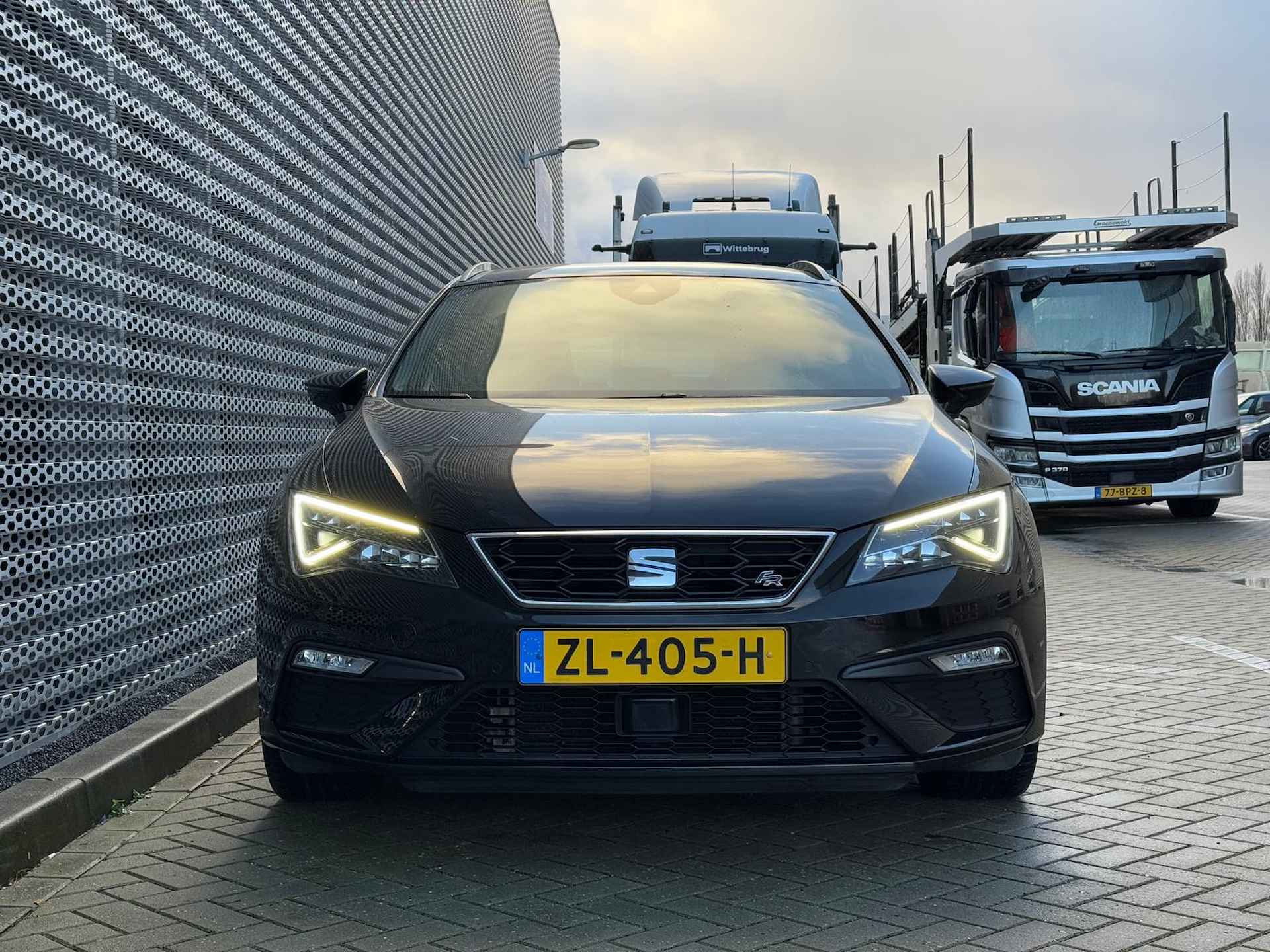 SEAT León ST 1.5 TSI FR Business Intense / Digitale Cockpit / Achteruitrijcamera / Full-LED / Keyless Entry-Start / 18" LMV ** - 11/28