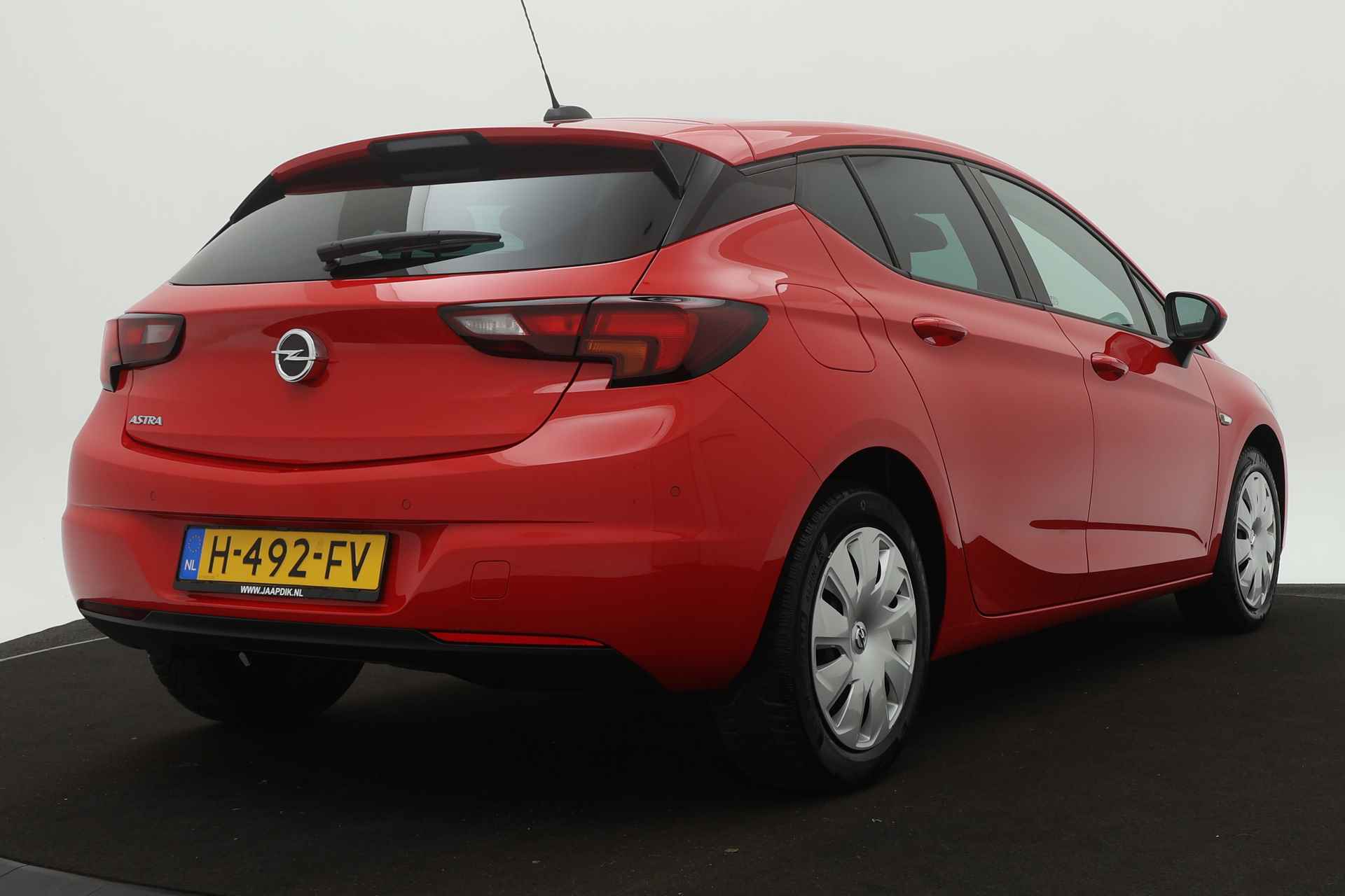 Opel Astra BWJ 2020 / 1.2 111PK Business Edition / Clima / Cruise /  Navi / Carplay /Privacy glass / Comfortstoel / - 3/28