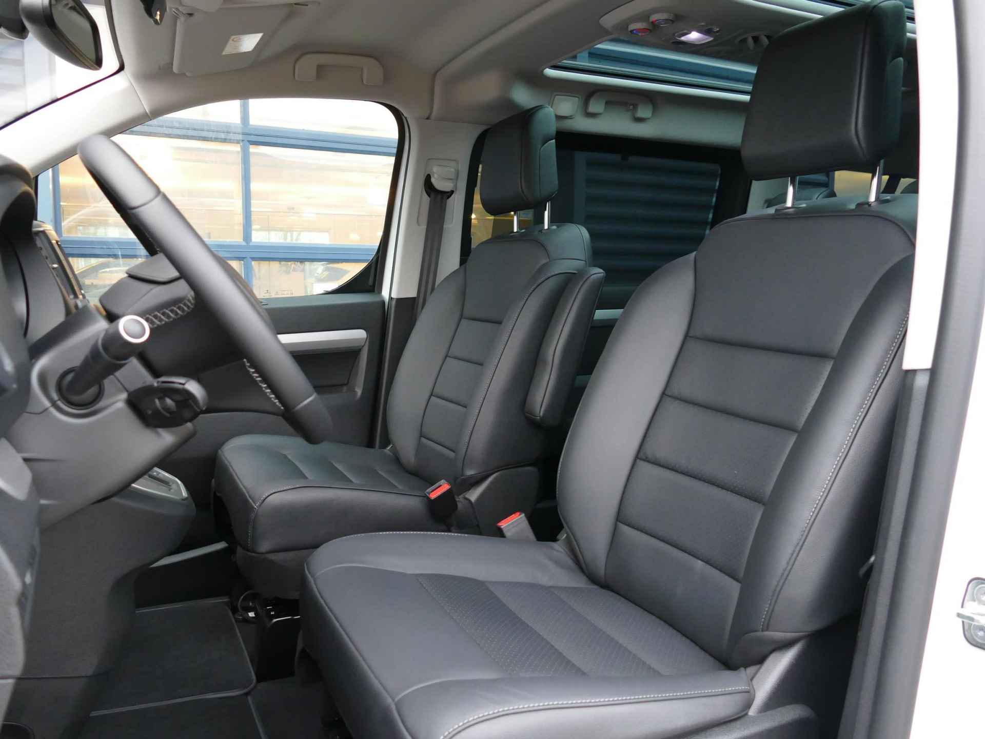 Peugeot e-Traveller 75 kWh Business Long VIP | 8-persoons | Stoelverwarming | Camera | Keyless | Panorama dak | SNEL LEVERBAAR - 7/33