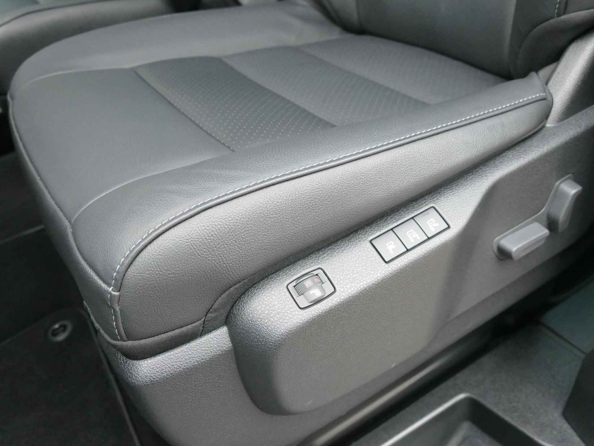 Peugeot e-Traveller 75 kWh Business Long VIP | 8-persoons | Stoelverwarming | Camera | Keyless | Panorama dak | SNEL LEVERBAAR - 8/33