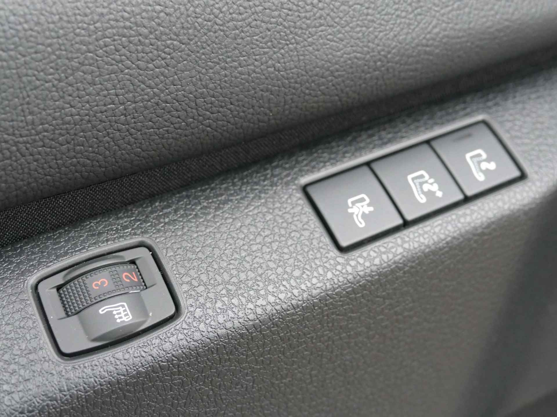 Peugeot e-Traveller 75 kWh Business Long VIP | 8-persoons | Stoelverwarming | Camera | Keyless | Panorama dak | SNEL LEVERBAAR - 9/33
