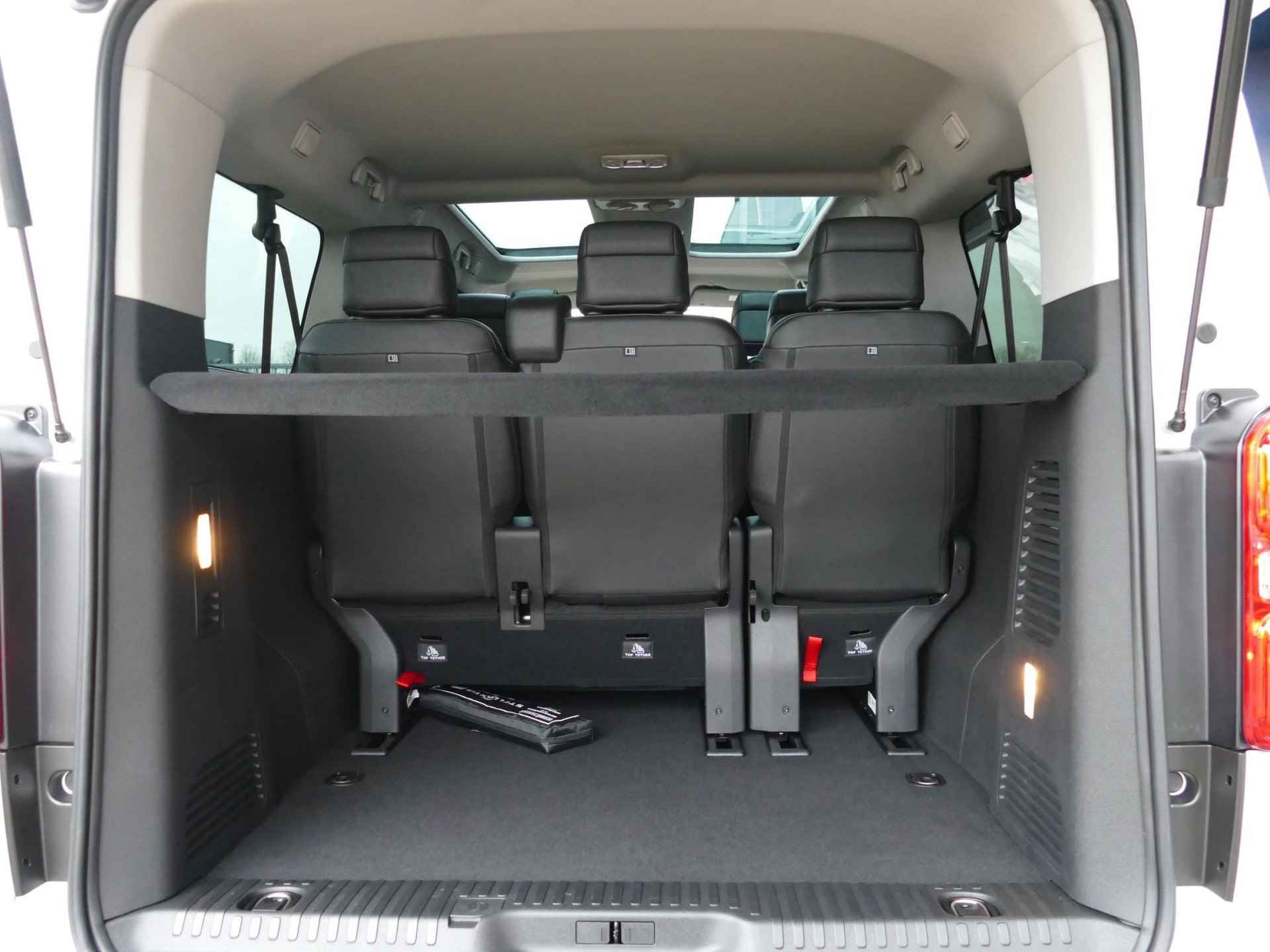 Peugeot e-Traveller 75 kWh Business Long VIP | 8-persoons | Stoelverwarming | Camera | Keyless | Panorama dak | SNEL LEVERBAAR - 13/33