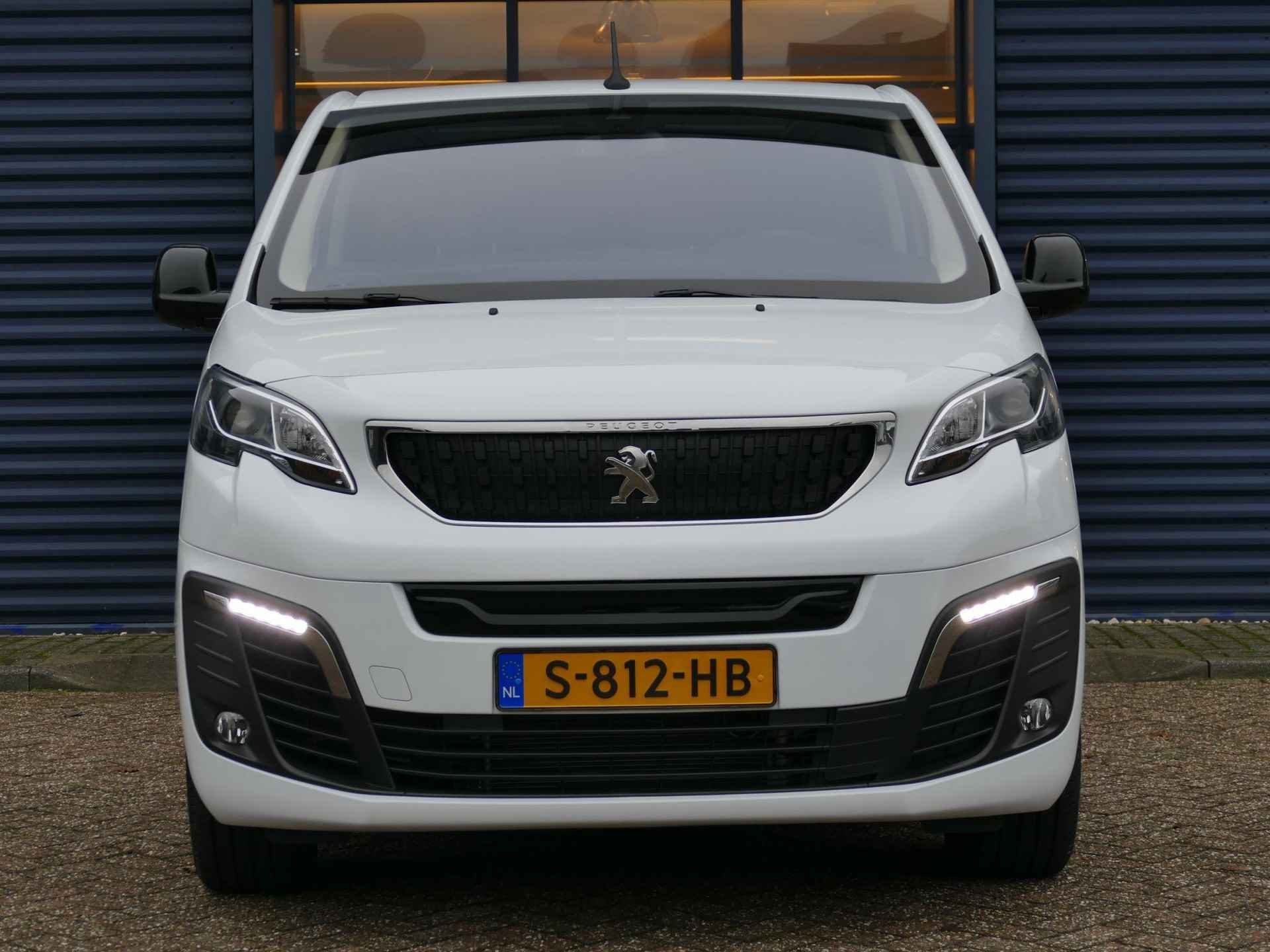 Peugeot e-Traveller 75 kWh Business Long VIP | 8-persoons | Stoelverwarming | Camera | Keyless | Panorama dak | SNEL LEVERBAAR - 14/33
