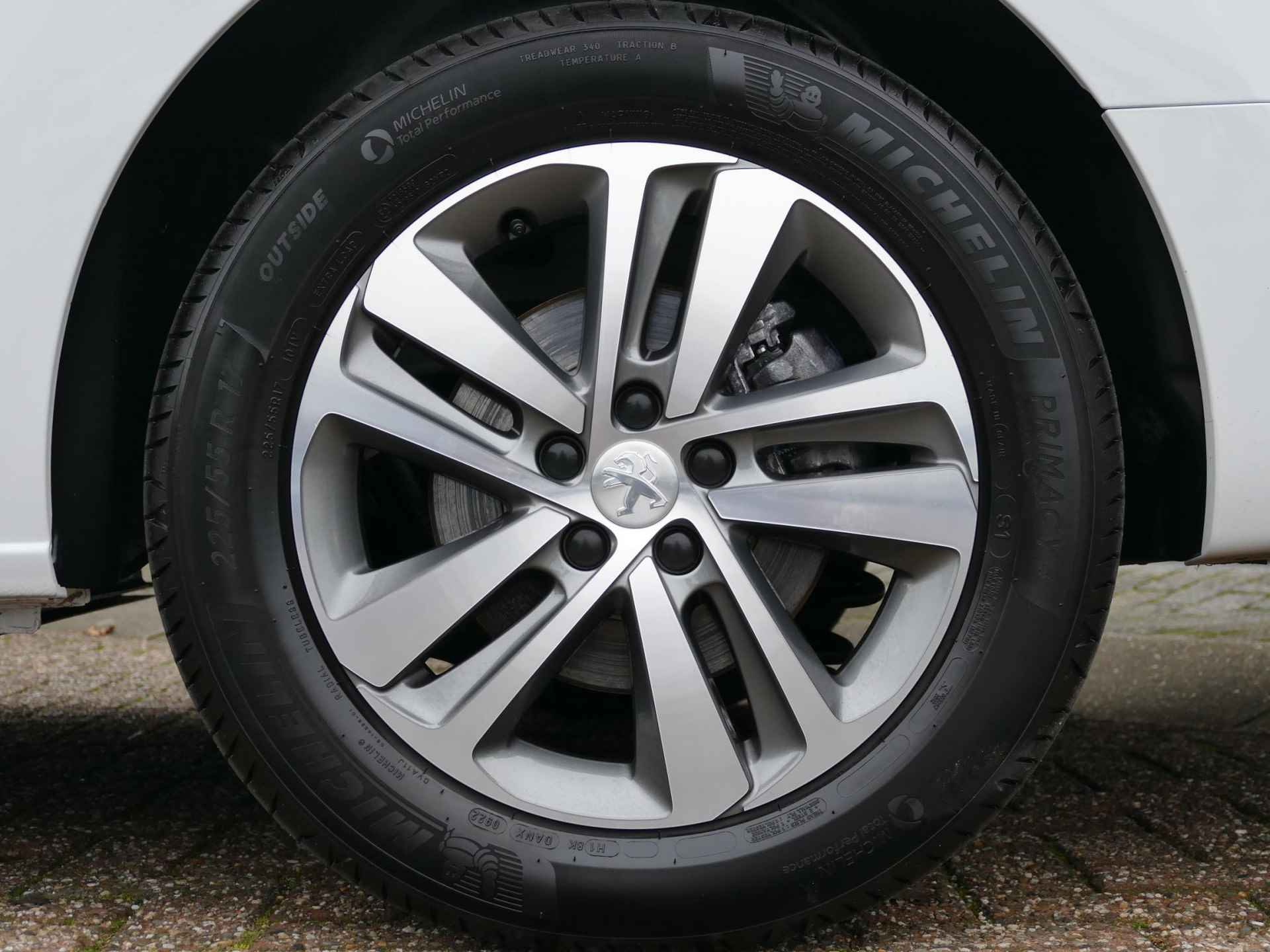 Peugeot e-Traveller 75 kWh Business Long VIP | 8-persoons | Stoelverwarming | Camera | Keyless | Panorama dak | SNEL LEVERBAAR - 20/33