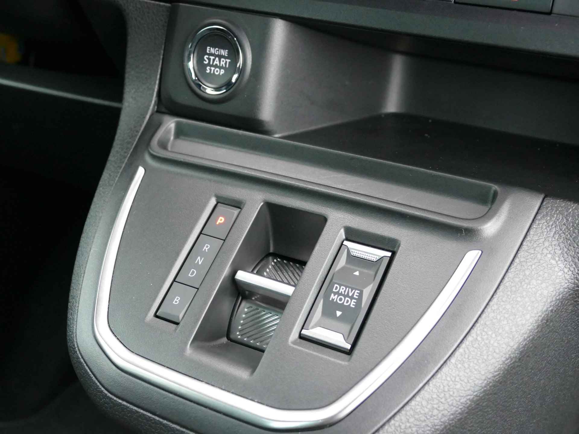 Peugeot e-Traveller 75 kWh Business Long VIP | 8-persoons | Stoelverwarming | Camera | Keyless | Panorama dak | SNEL LEVERBAAR - 24/33