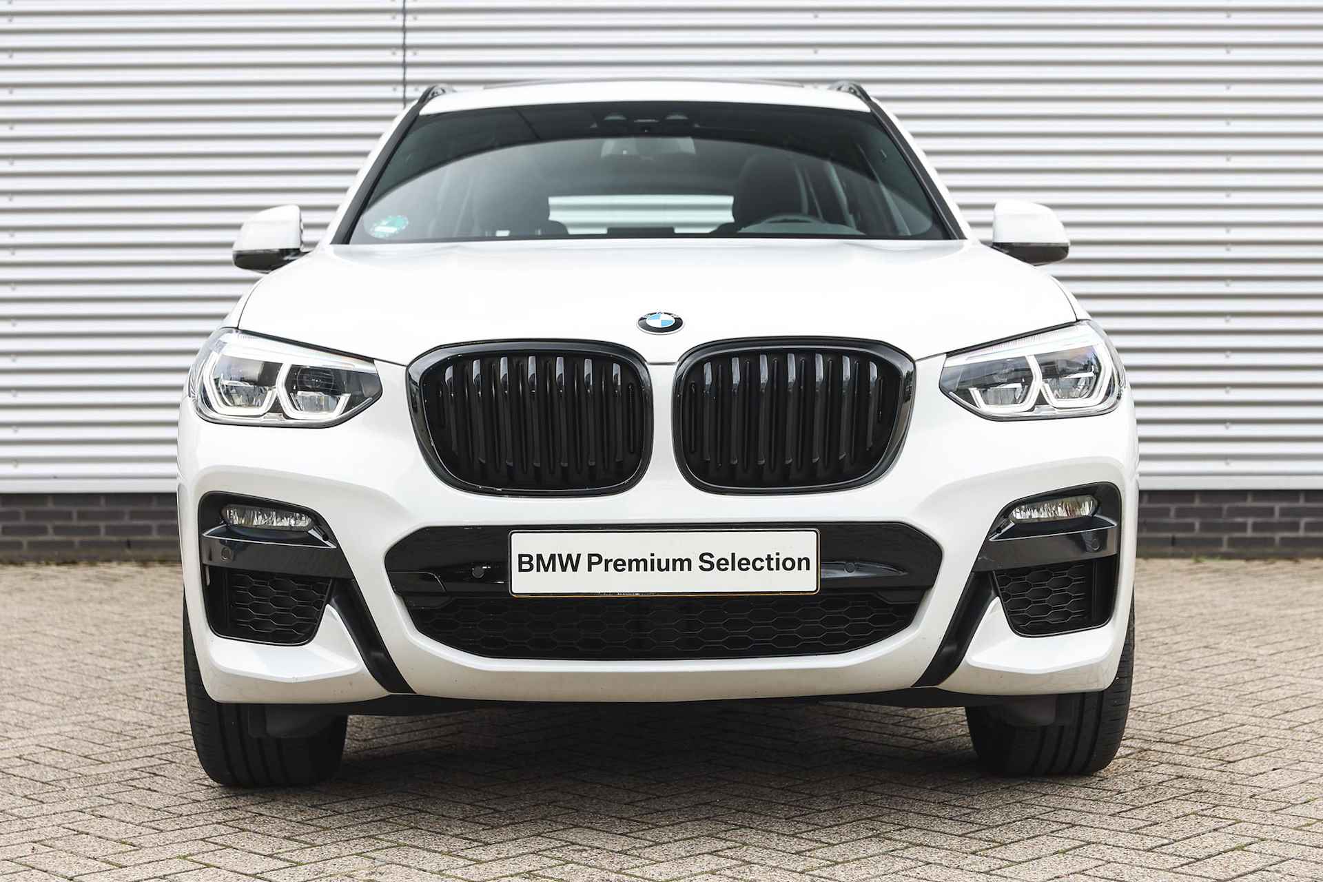 BMW X3 xDrive20i High Executive M Sport Automaat / Panoramadak / Sportstoelen / Adaptieve LED / Live Cockpit Professional / M Sportonderstel / Leder - 7/34