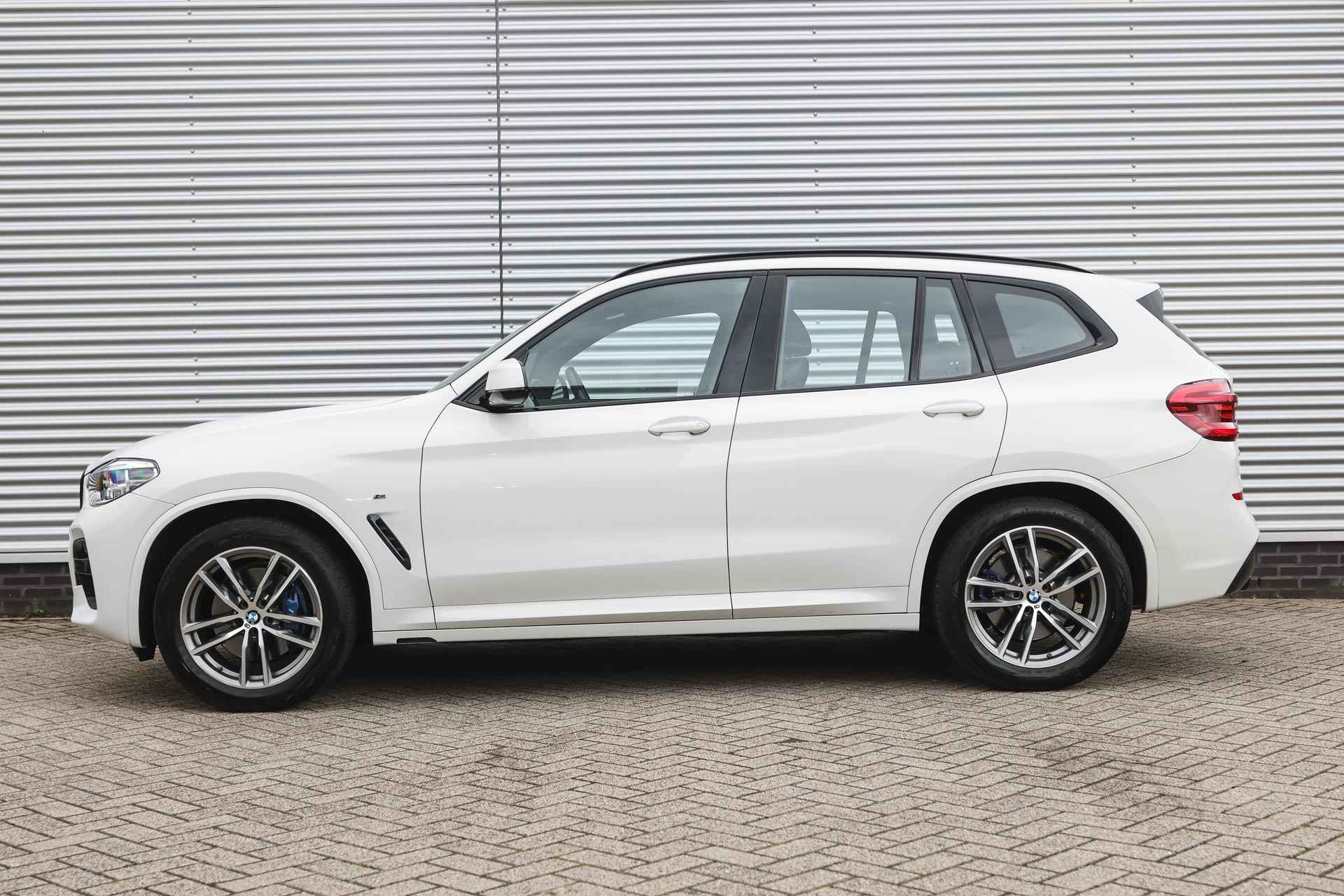 BMW X3 xDrive20i High Executive M Sport Automaat / Panoramadak / Sportstoelen / Adaptieve LED / Live Cockpit Professional / M Sportonderstel / Leder - 4/34