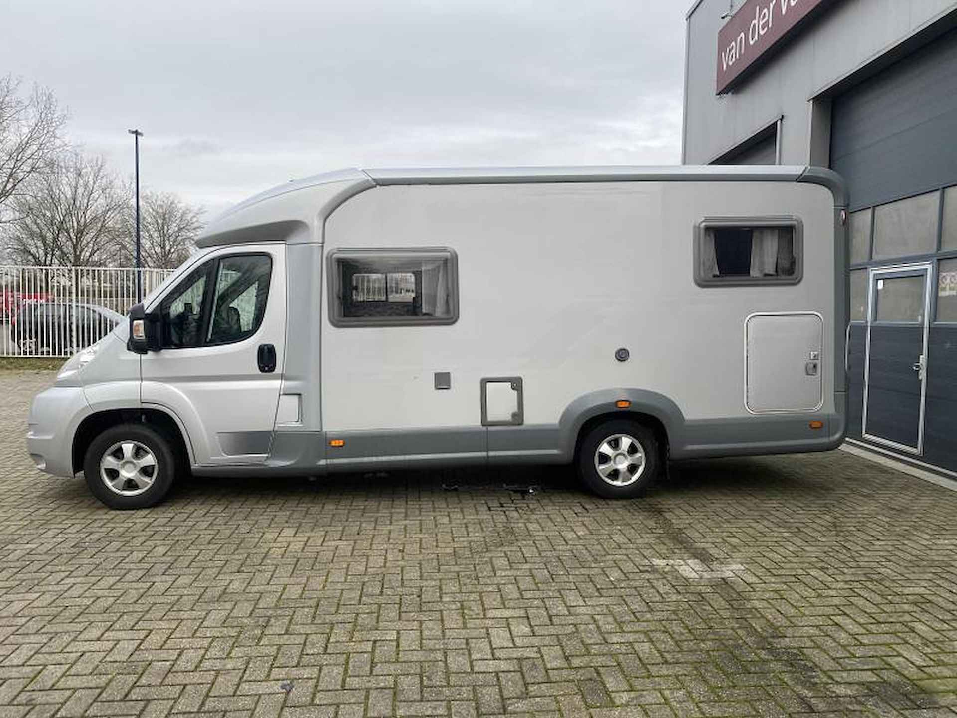 Weinsberg Imperiale  600 ME Enkele Bedden - 3/23