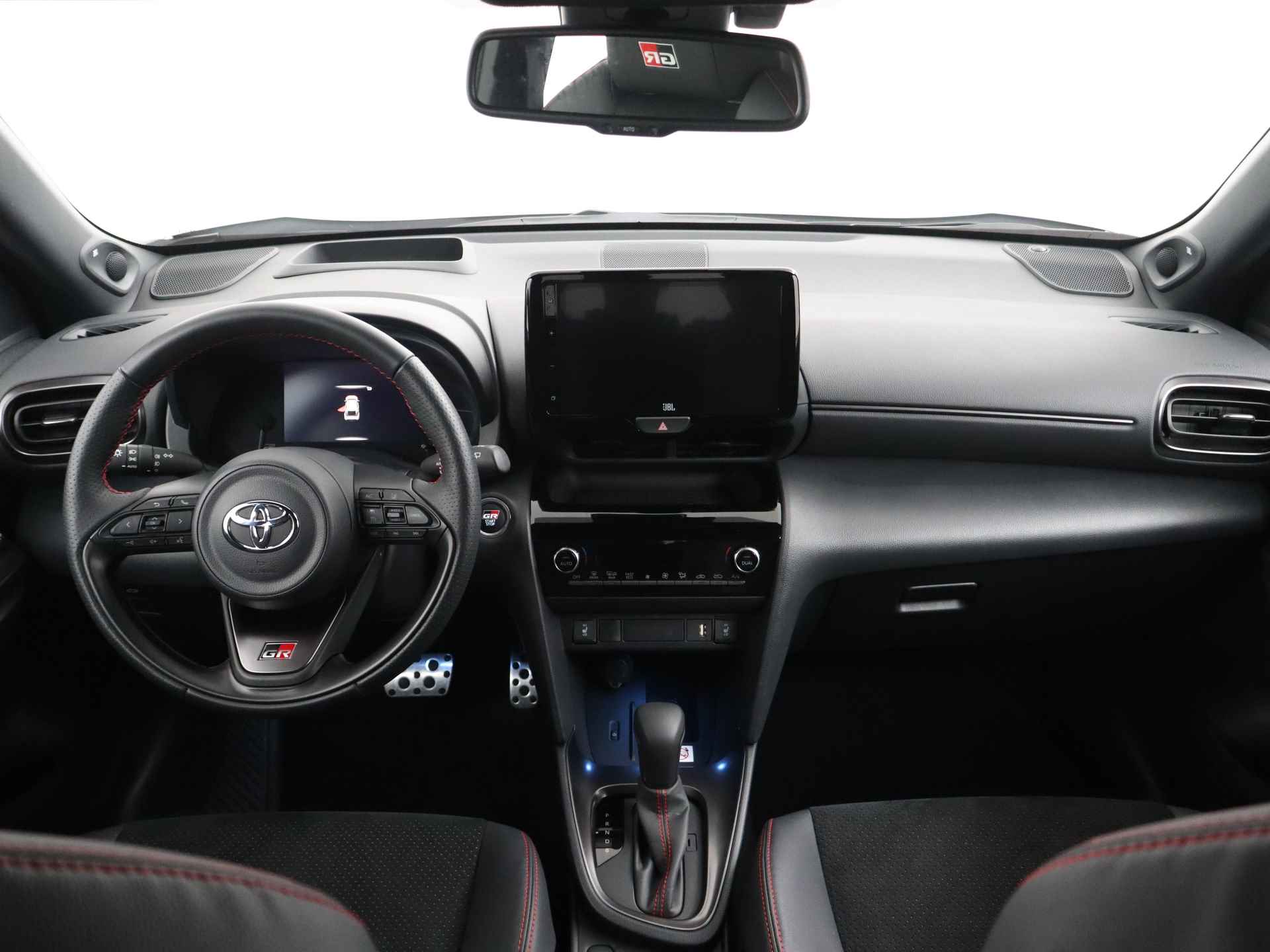 Toyota Yaris Cross 1.5 Hybrid GR Sport | JBL | NL-auto | Dodehoek detector | Parkeersensoren voor & achter | - 6/43