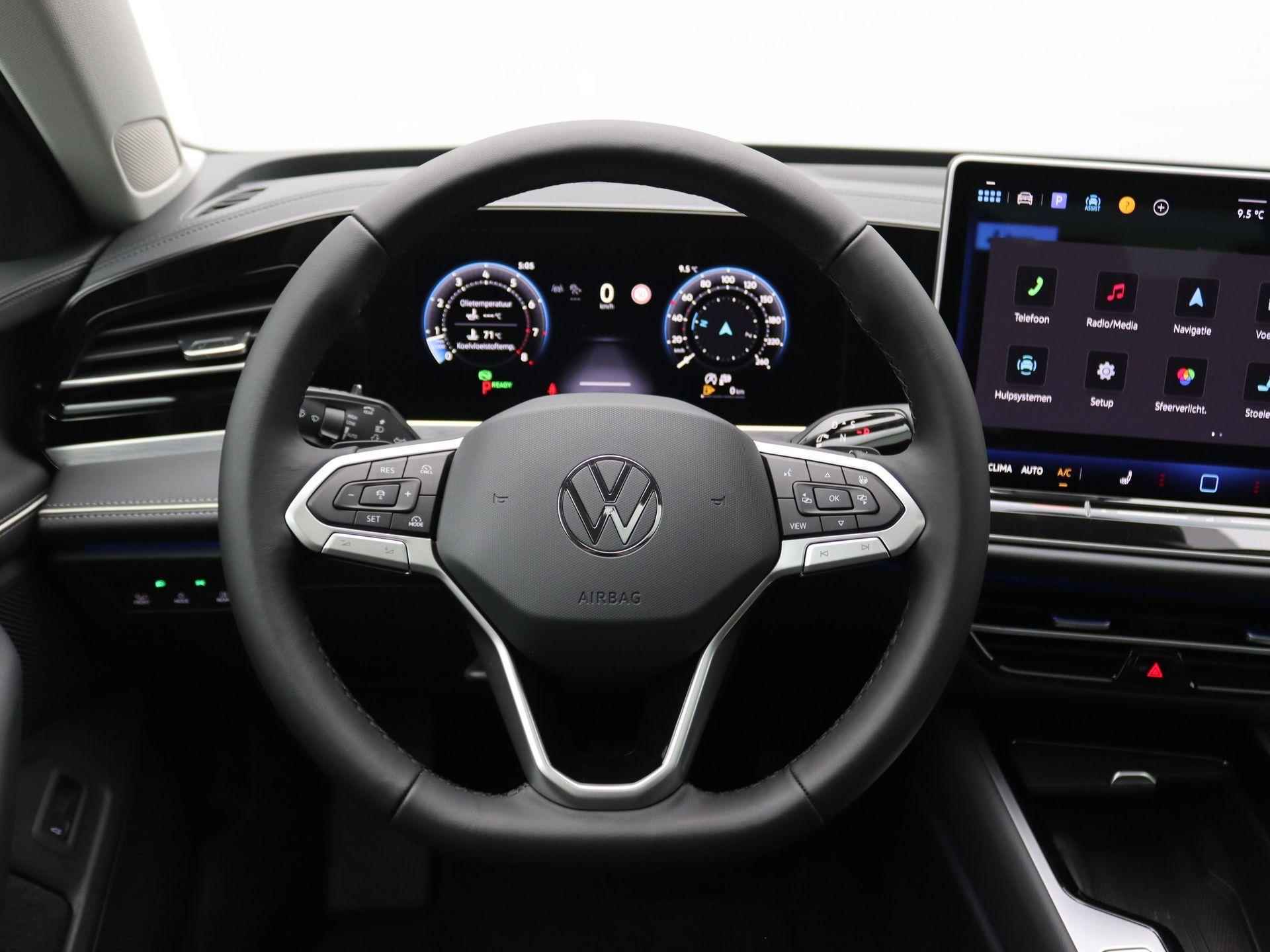 Volkswagen Passat Variant 1.5 eTSI Elegance Business 150PK DSG Pano-Schuifdak, Adaptieve Cruise Controle, Head-Up Display, Side Assist, Keyless, Elektr. Achterklep, Achteruitrijcamera, Stoel-Stuurverwarming, 18" LM Velgen - 18/55