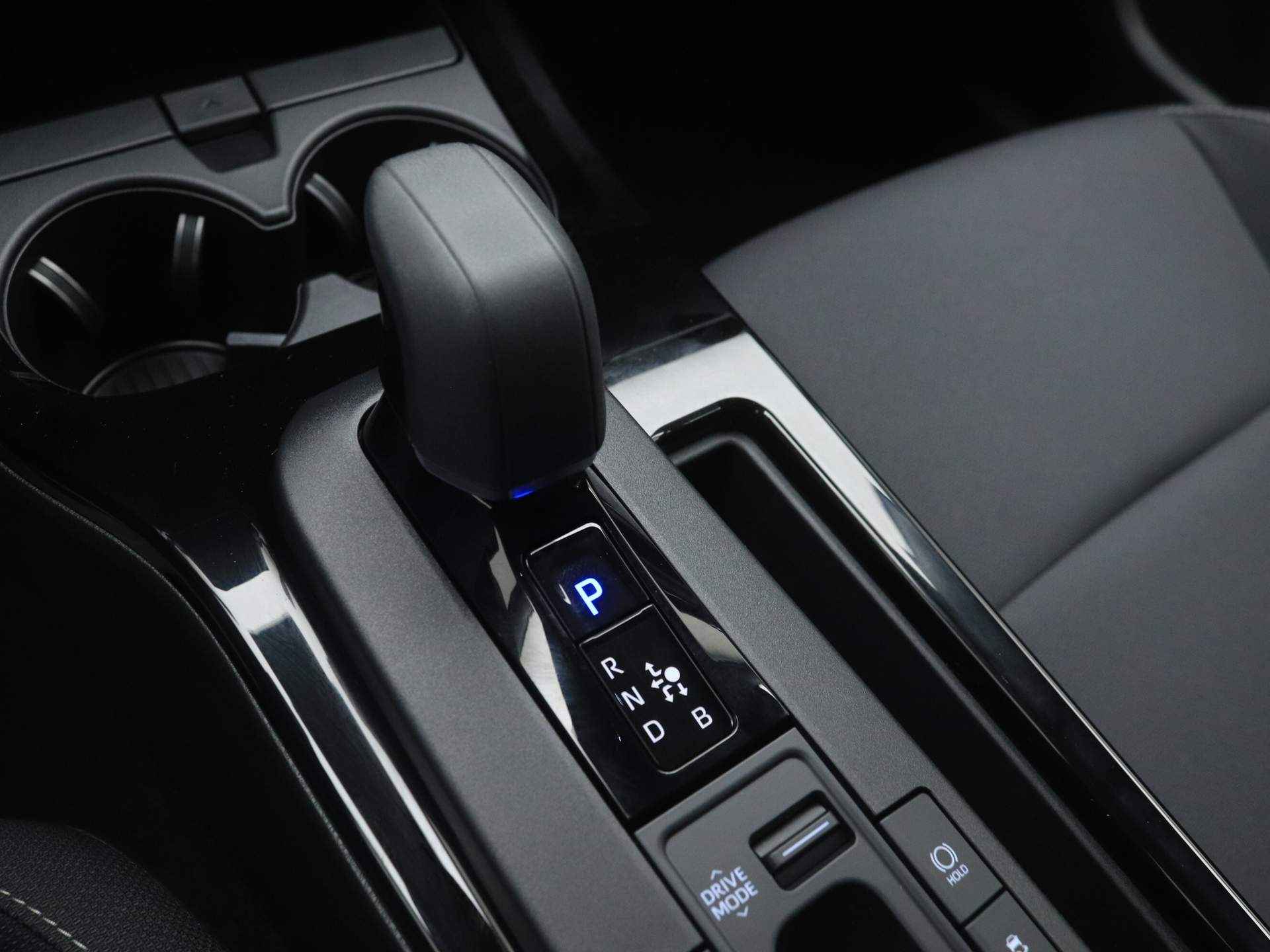 Toyota Prius 2.0 Plug-in Executive *Demo* | 2024 Model | - 13/39