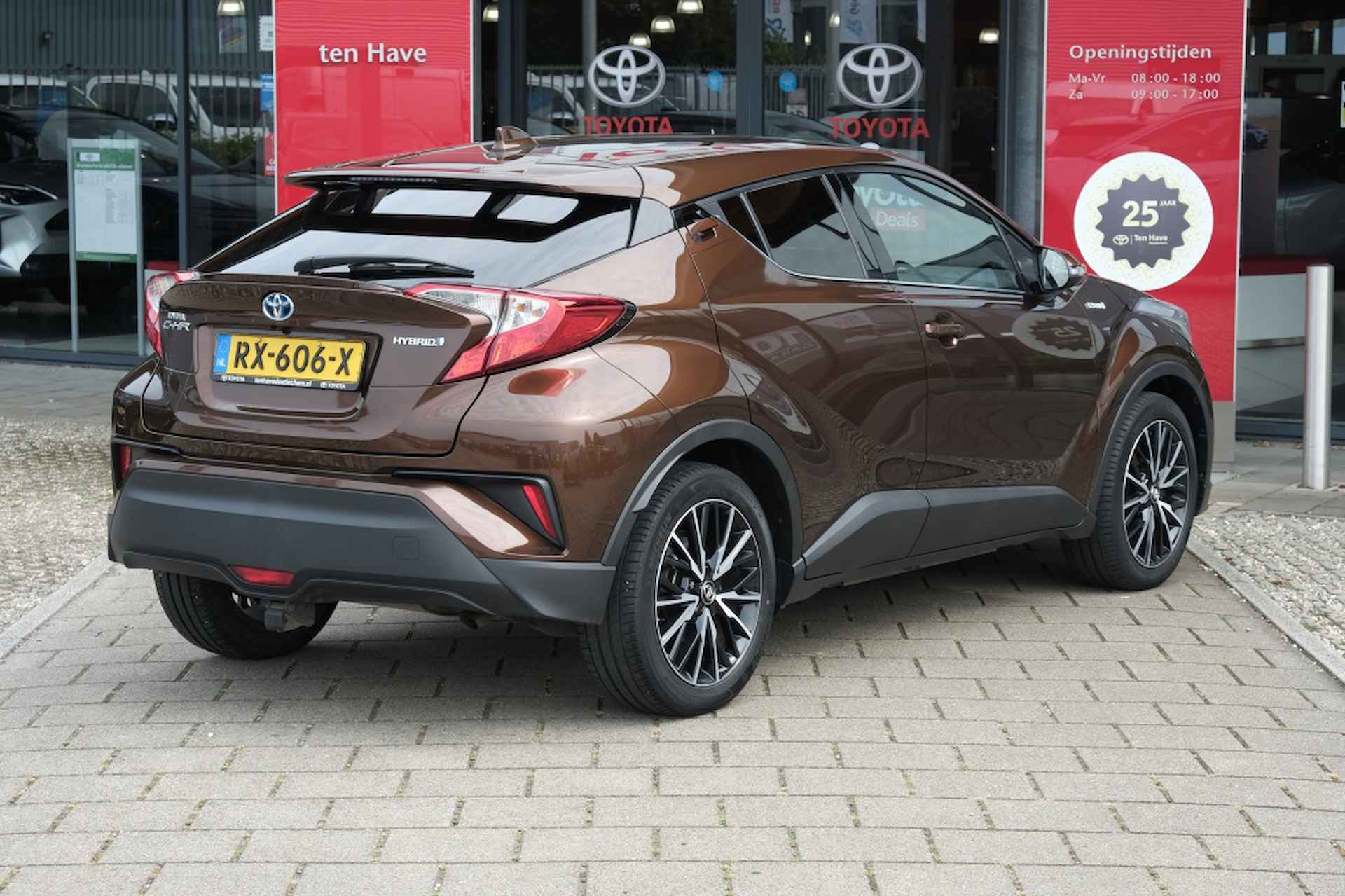 Toyota C-HR 1.8 Hybrid 122PK Dynamic Automaat | Navigatie | Airco | Climate - 4/40