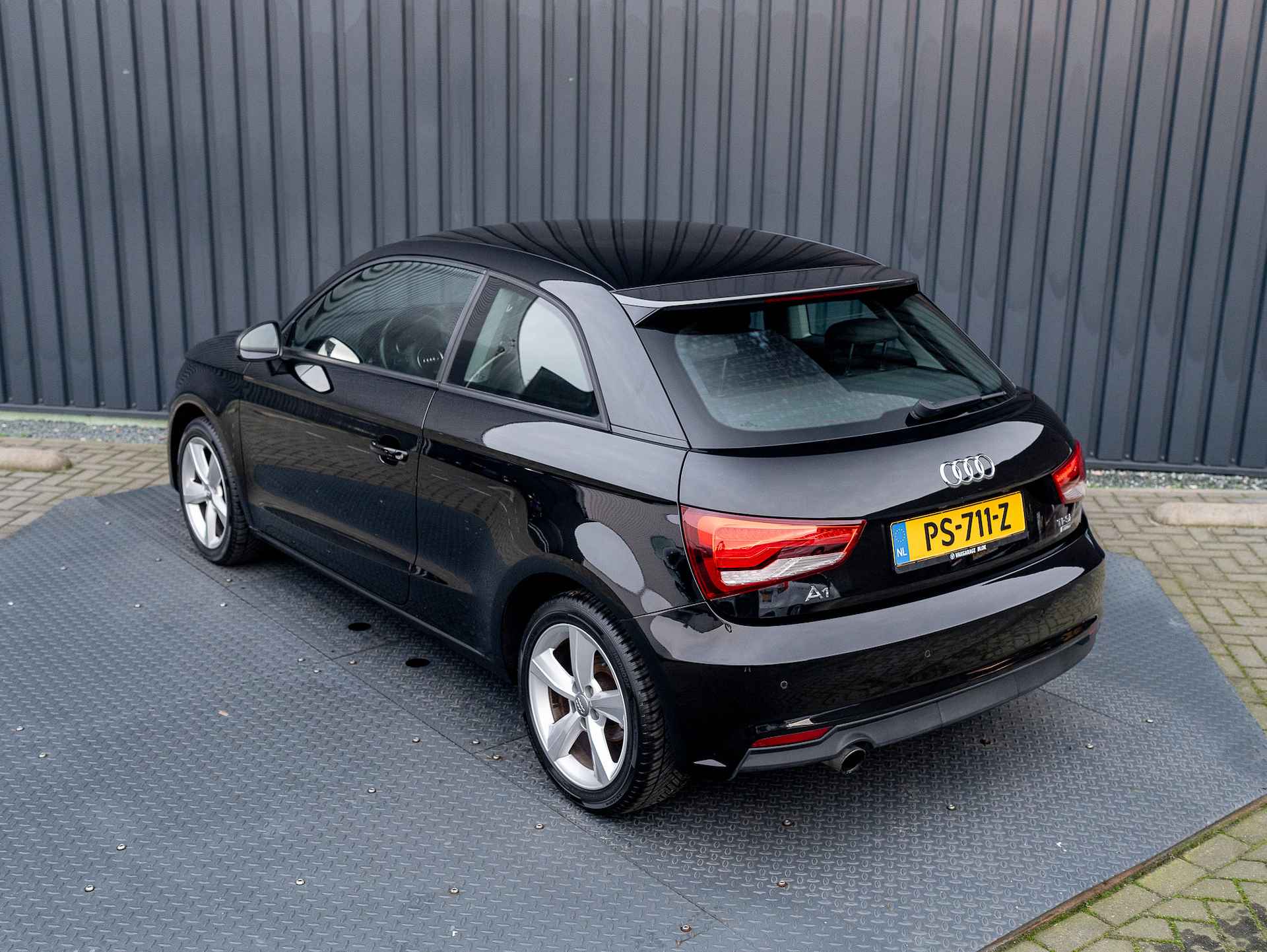 Audi A1 1.0 TFSI Design Pro Line Plus | Stoelverw. | Cruisecontrol | Parkeersensoren | Prijs Rijklaar!! - 37/44