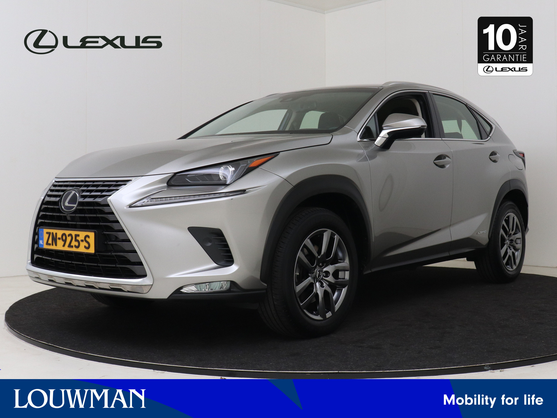 Lexus NX 300h AWD Business Line | Parkeersensoren | Lederen Bekleding | Stoelverwarming |