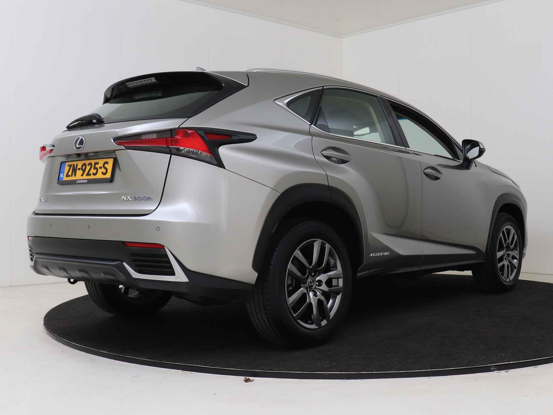 Lexus NX 300h AWD Business Line | Parkeersensoren | Lederen Bekleding | Stoelverwarming | - 3/45