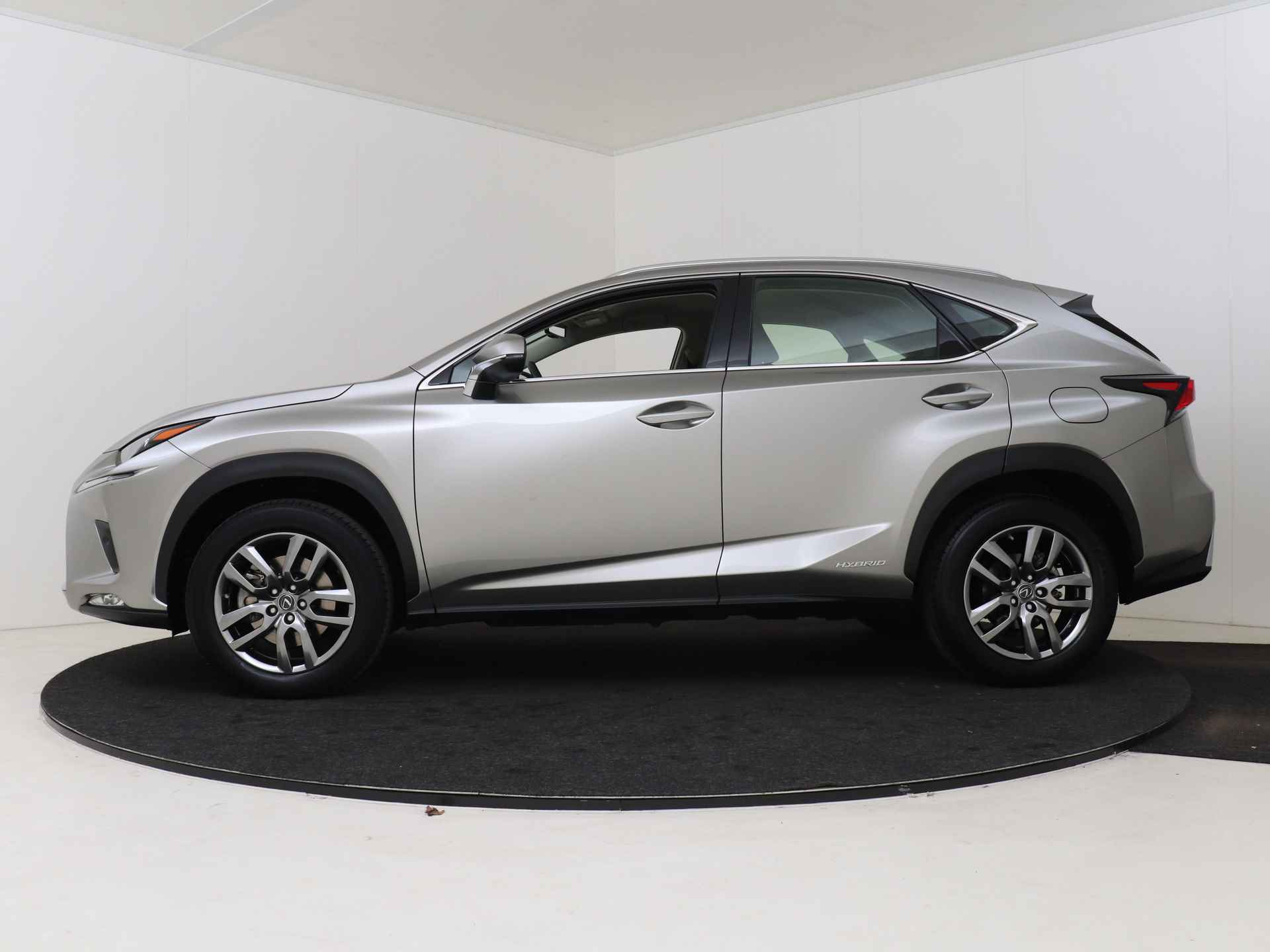 Lexus NX 300h AWD Business Line | Parkeersensoren | Lederen Bekleding | Stoelverwarming | - 4/45