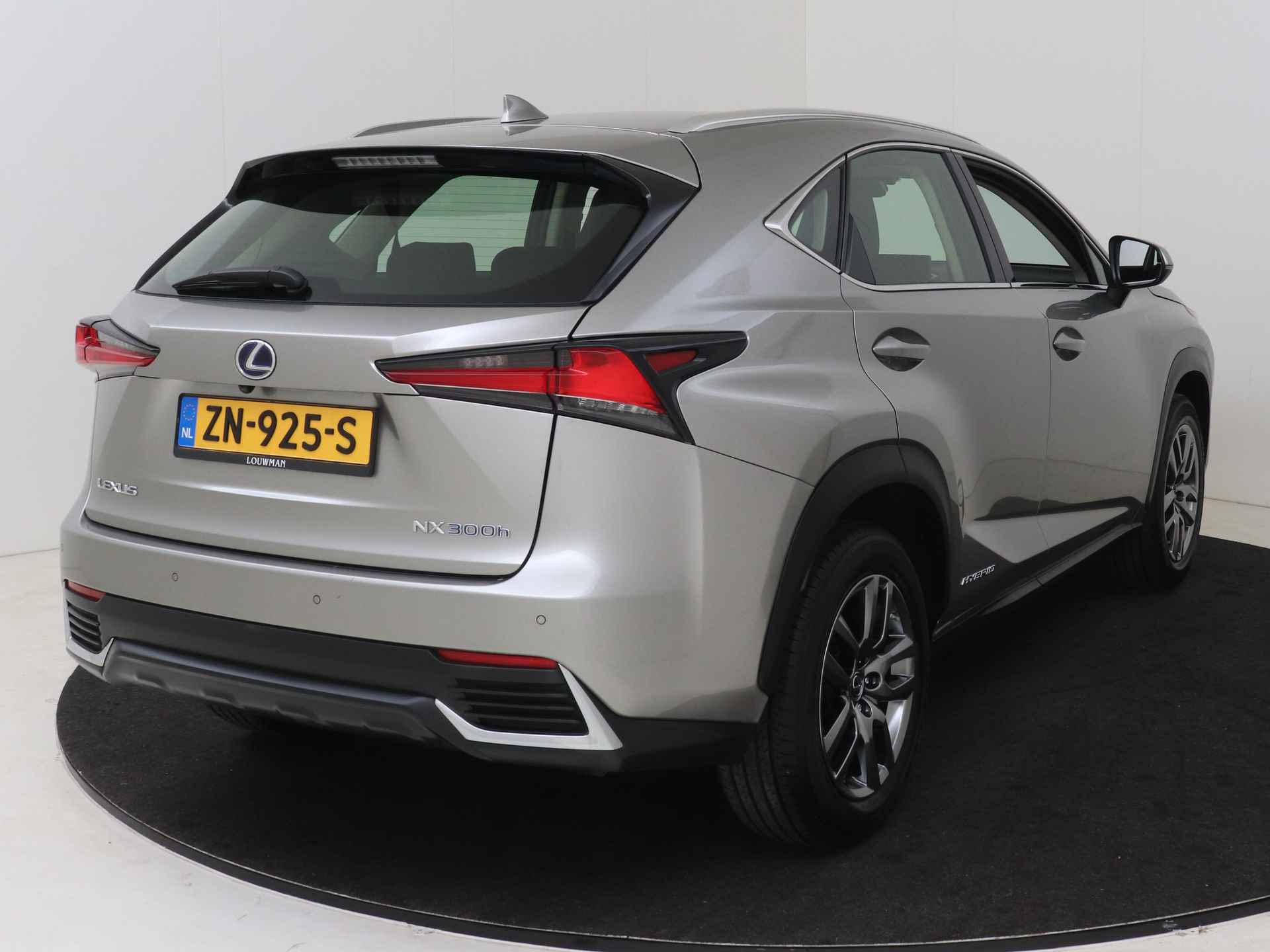 Lexus NX 300h AWD Business Line | Parkeersensoren | Lederen Bekleding | Stoelverwarming | - 17/45