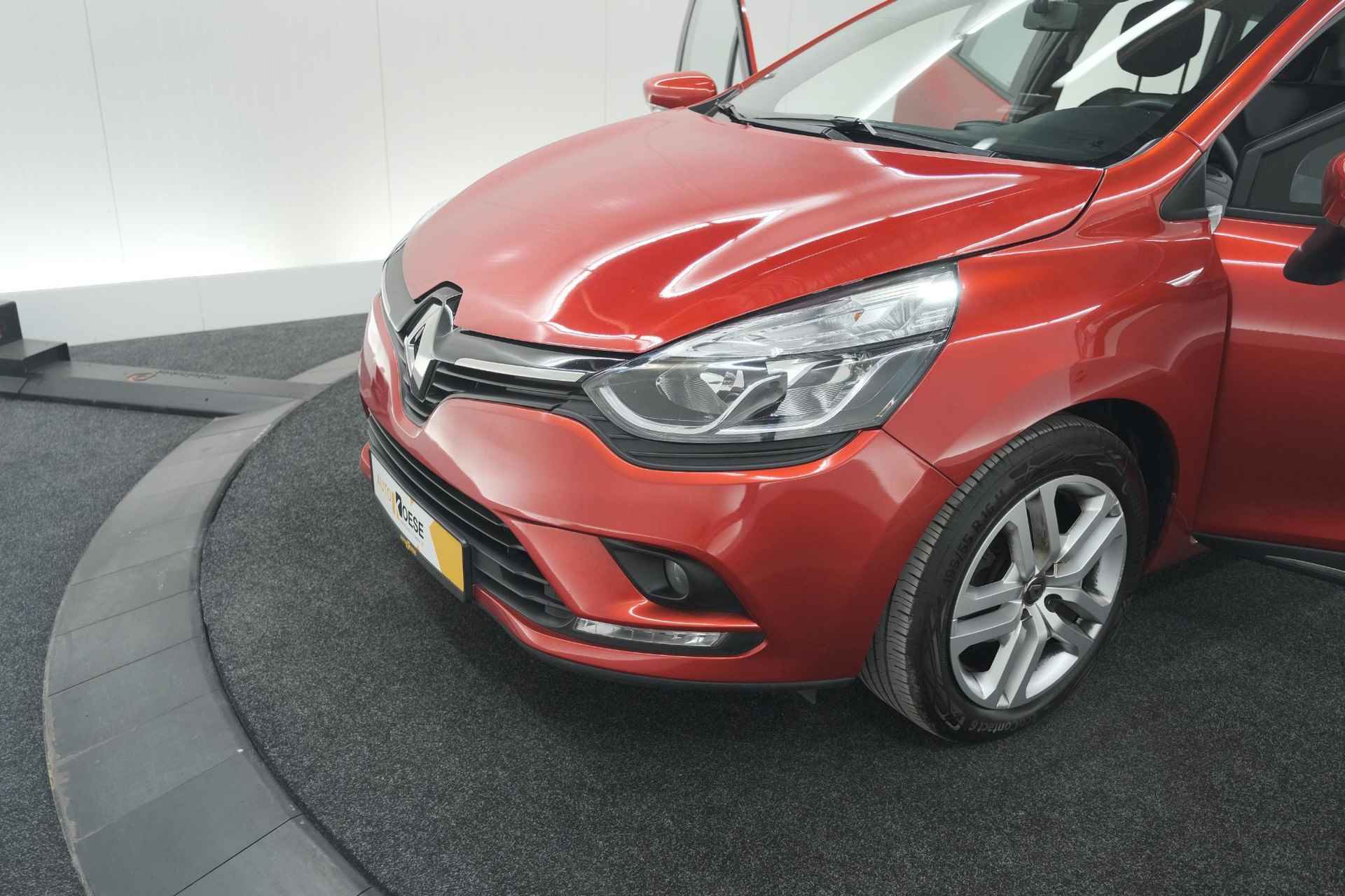 Renault Clio Estate TCe 90 Zen | Navigatie | Airco | Stoelverwarming | Cruise Control - 15/66