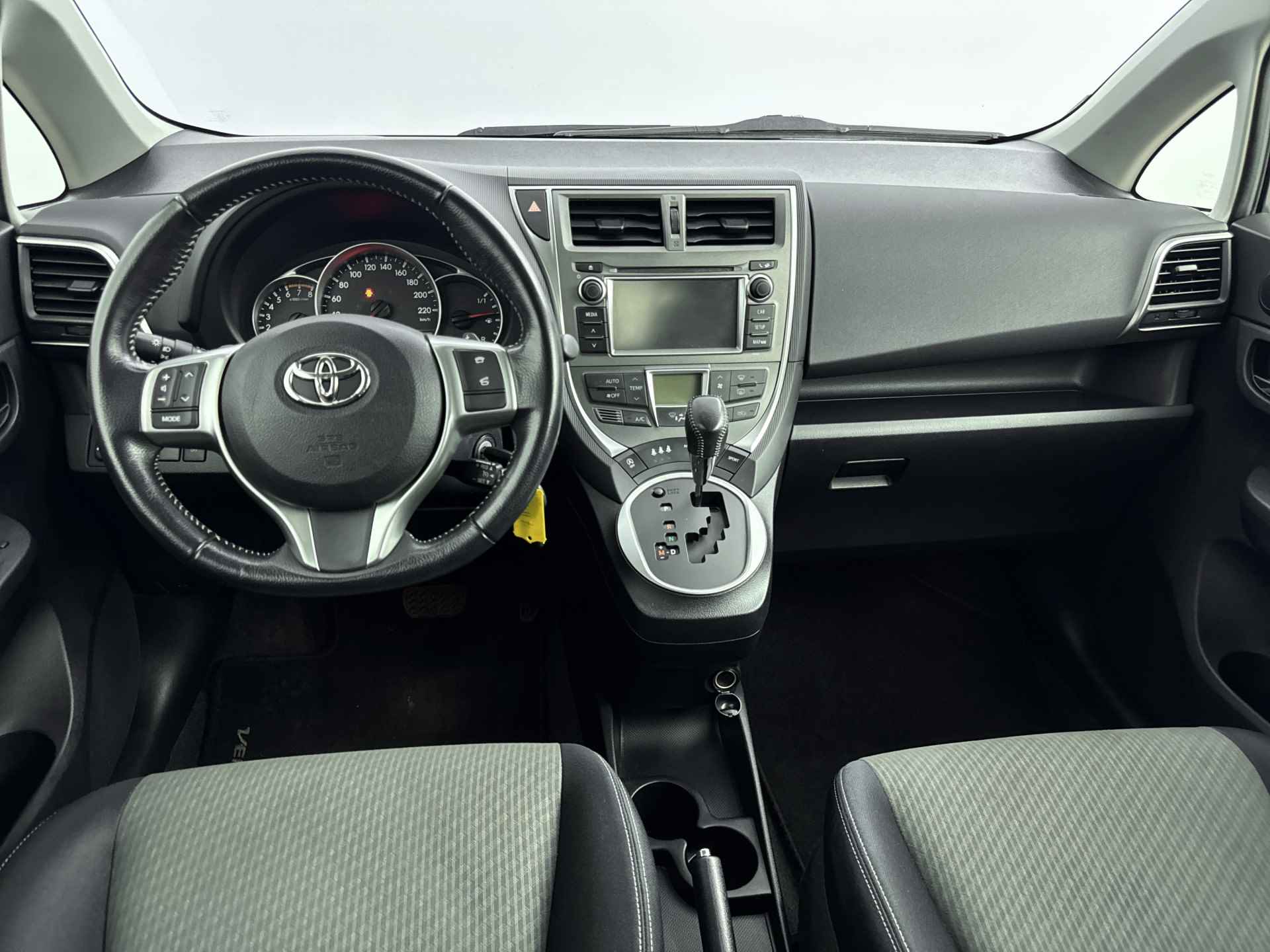 Toyota Verso-S 1.3 VVT-i Aspiration | Navigatie | Cruise Control | - 6/38