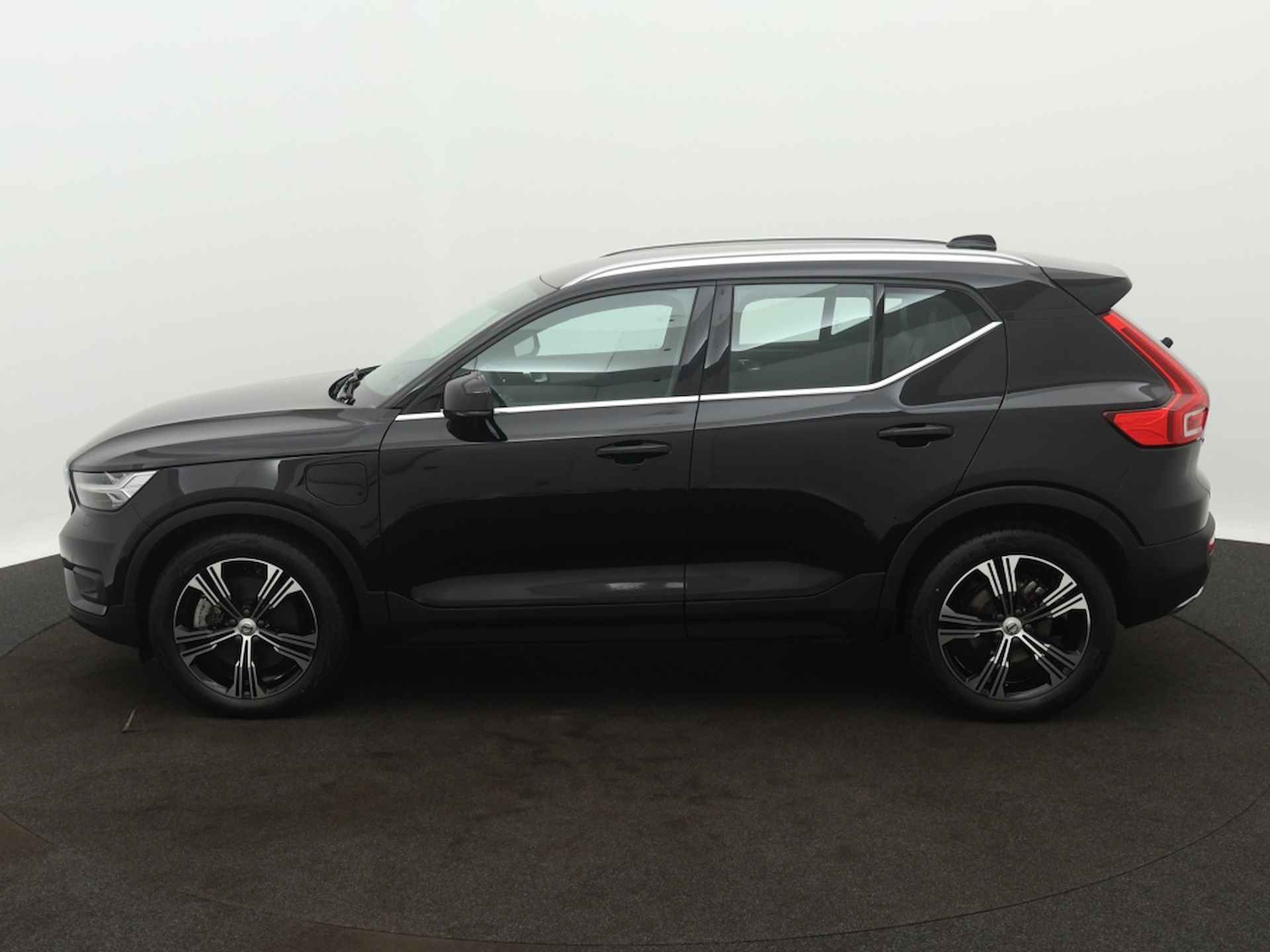 Volvo XC40  t5 Recharge Inscription | Adaptive | Camera | H&K | Memory Seats - 2/41