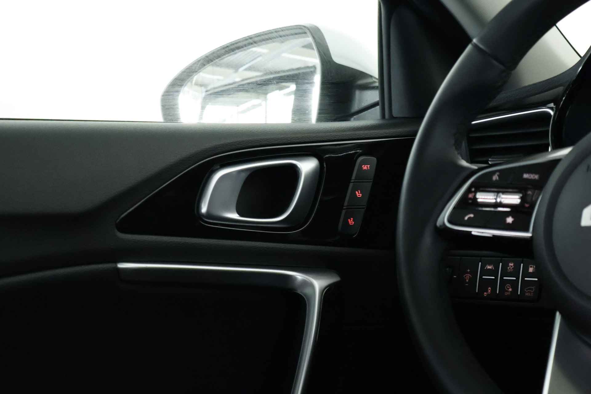 Kia Ceed Sportswagon 1.6 GDI PHEV Platinum Edition / Opendak / Leder / LED / Aut / ACC / CarPlay - 32/35