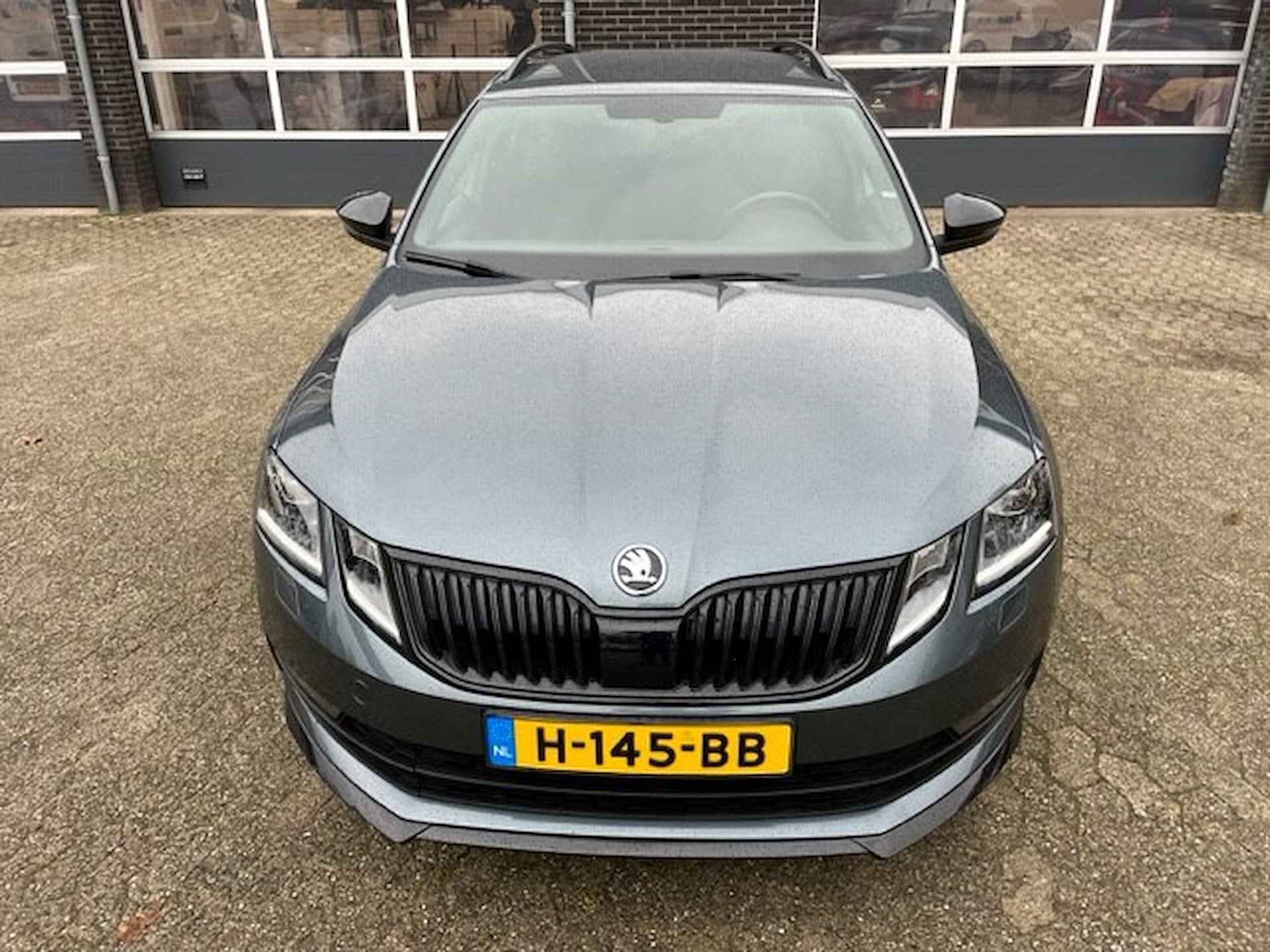 Skoda Octavia Combi 1.6 TDI Greentech 115pk Automaat - Trekhaak - 11/29