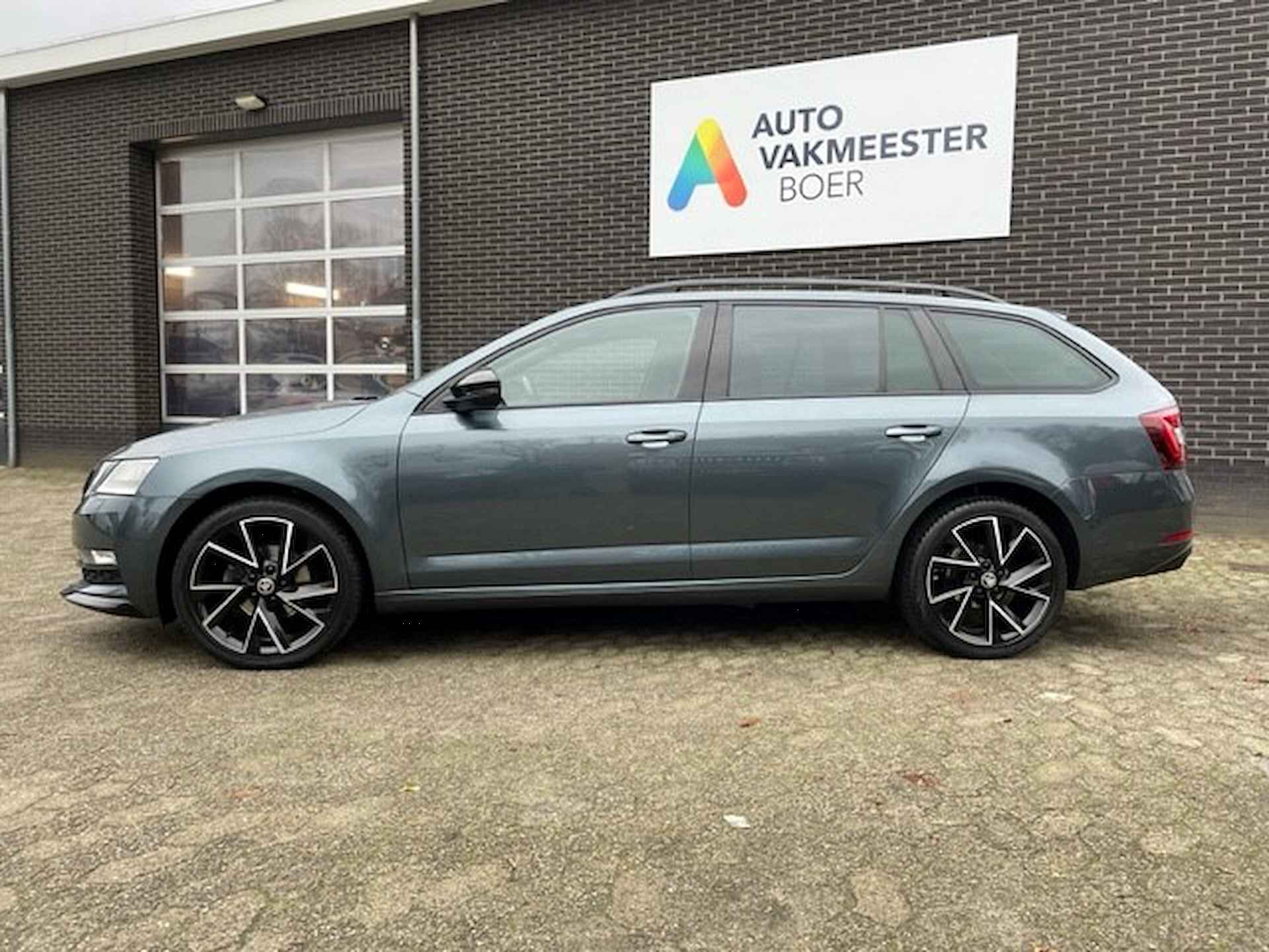 Skoda Octavia Combi 1.6 TDI Greentech 115pk Automaat - Trekhaak - 28/29