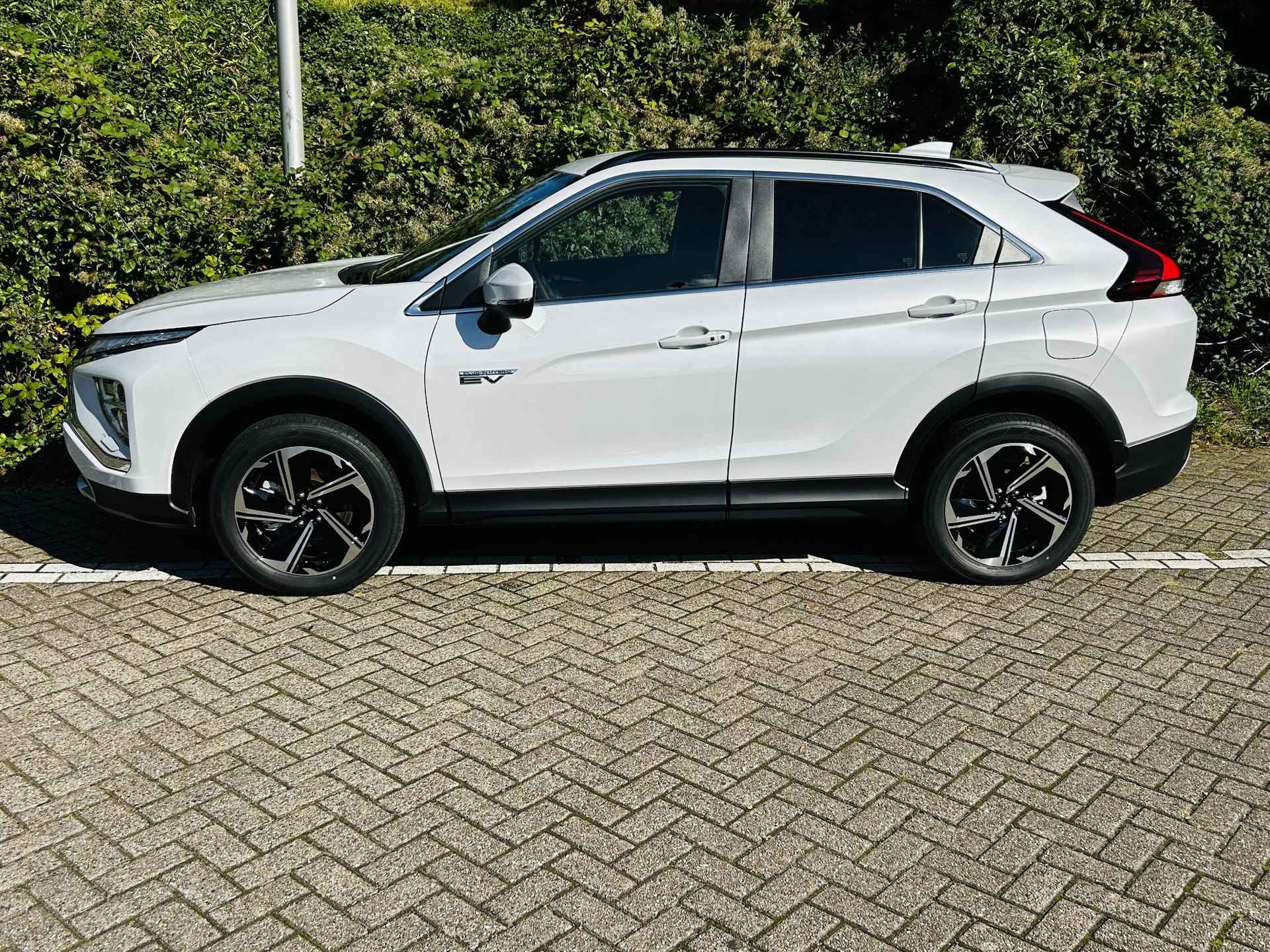 Mitsubishi Eclipse Cross 2.4 PHEV Executive | € 8000,- VOORRAAD KORTING | op = op  AUTOMAAT | APPLE/ANDROID AUTO  | CRUISE | CLIMATE | NAVI , STOELVERWARMING . - 2/34