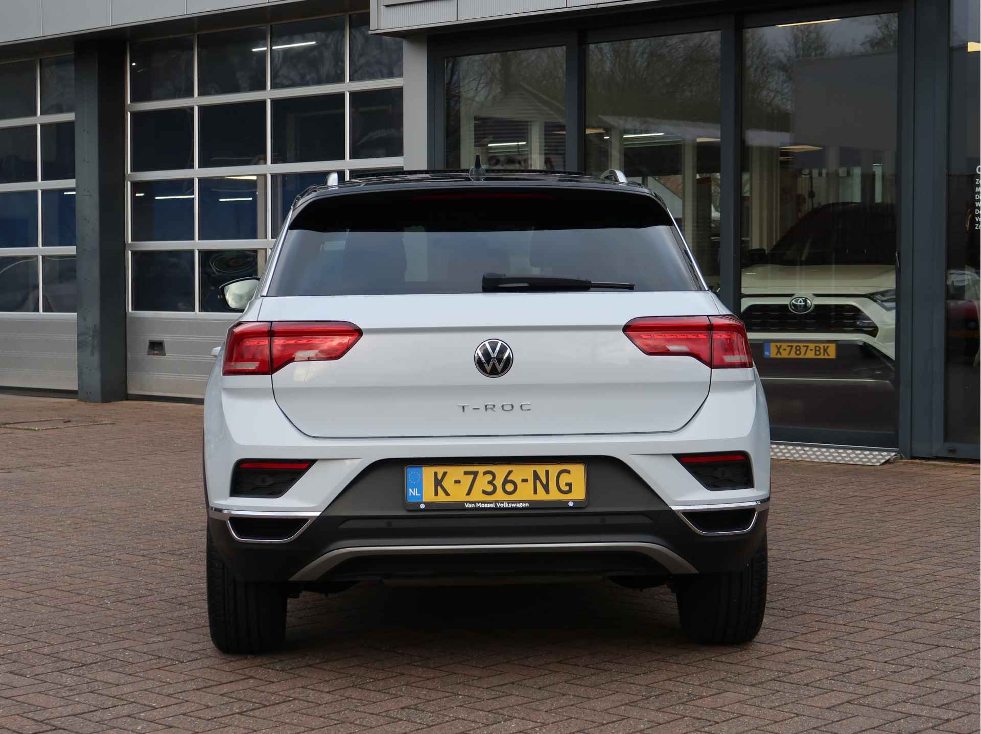 Volkswagen T-Roc 1.0 TSI Style Business | Panoramadak | Led | Virtual | Camera | 18'' | - 33/33