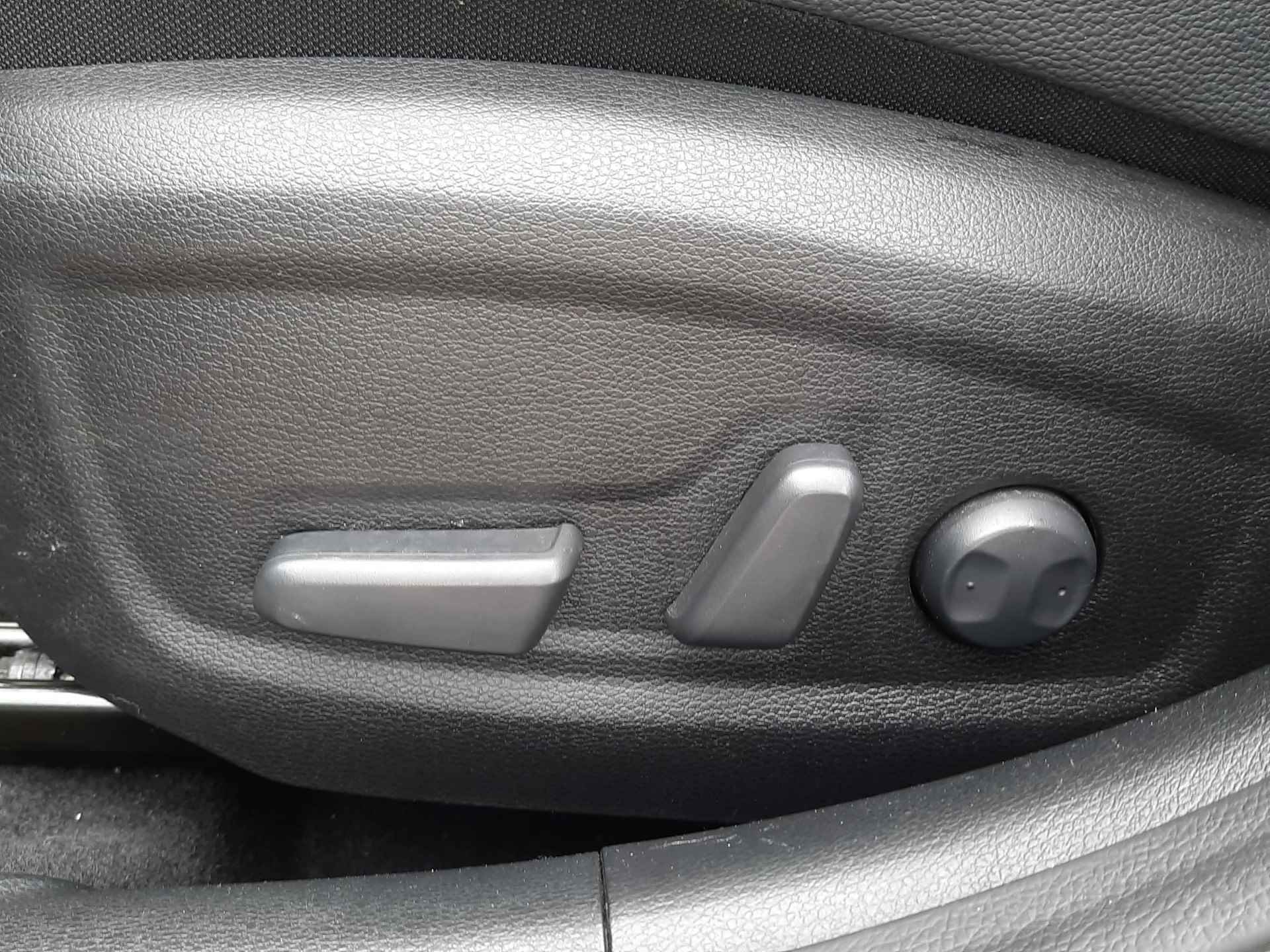 Kia ProCeed 1.4 T-GDI GT-PlusLine | Automaat! | Stoel-/Stuurverwarming | LED | Cruise | Camera | Carplay - 7/27