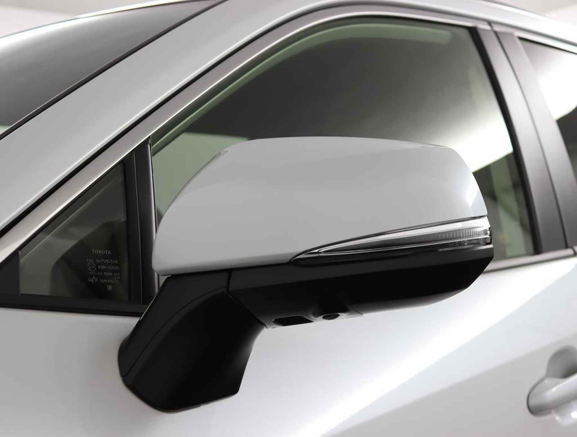 Toyota RAV4 2.5 Hybrid Style | Nieuw direct leverbaar | 10 jaar garantie | Innovation pack | - 50/53