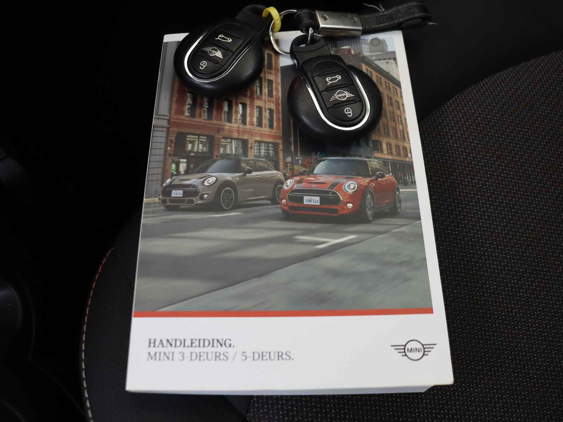 MINI 5-deurs 1.5 136pk Cooper 5drs Business Edition | Navigatie | Parkeersensoren | Airco | Cruise Control | - 15/43