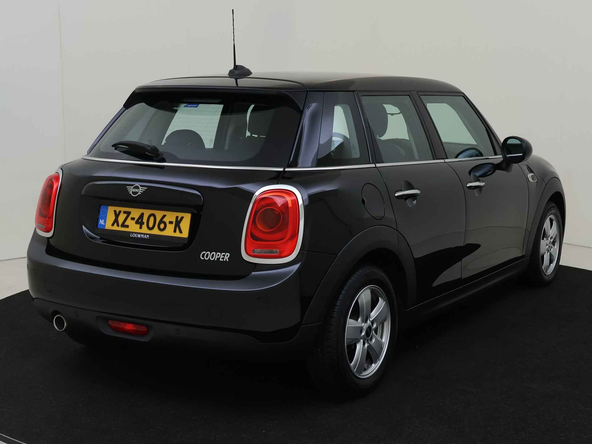 MINI 5-deurs 1.5 136pk Cooper 5drs Business Edition | Navigatie | Parkeersensoren | Airco | Cruise Control | - 19/43