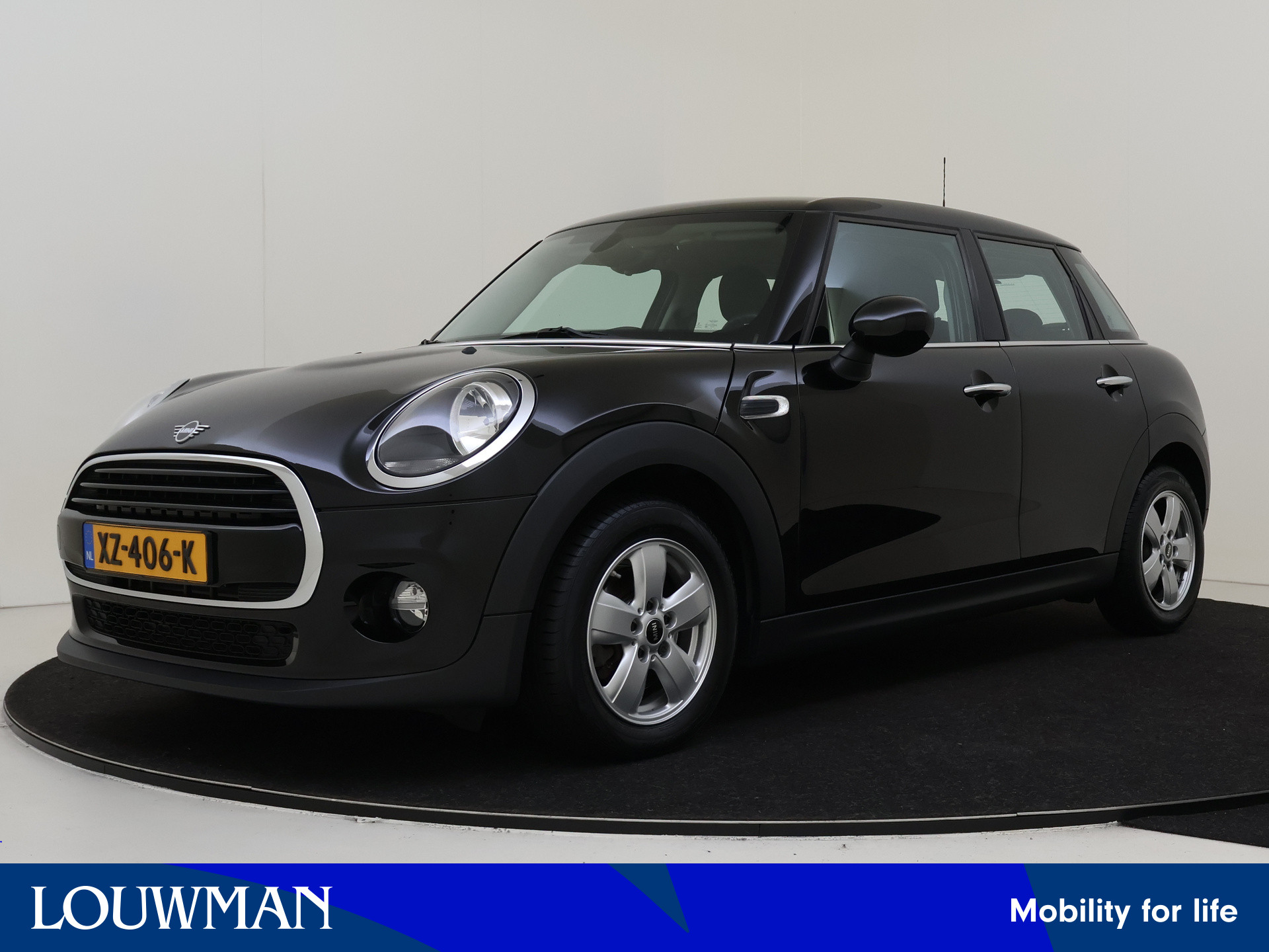 MINI 5-deurs 1.5 136pk Cooper 5drs Business Edition | Navigatie | Parkeersensoren | Airco | Cruise Control |