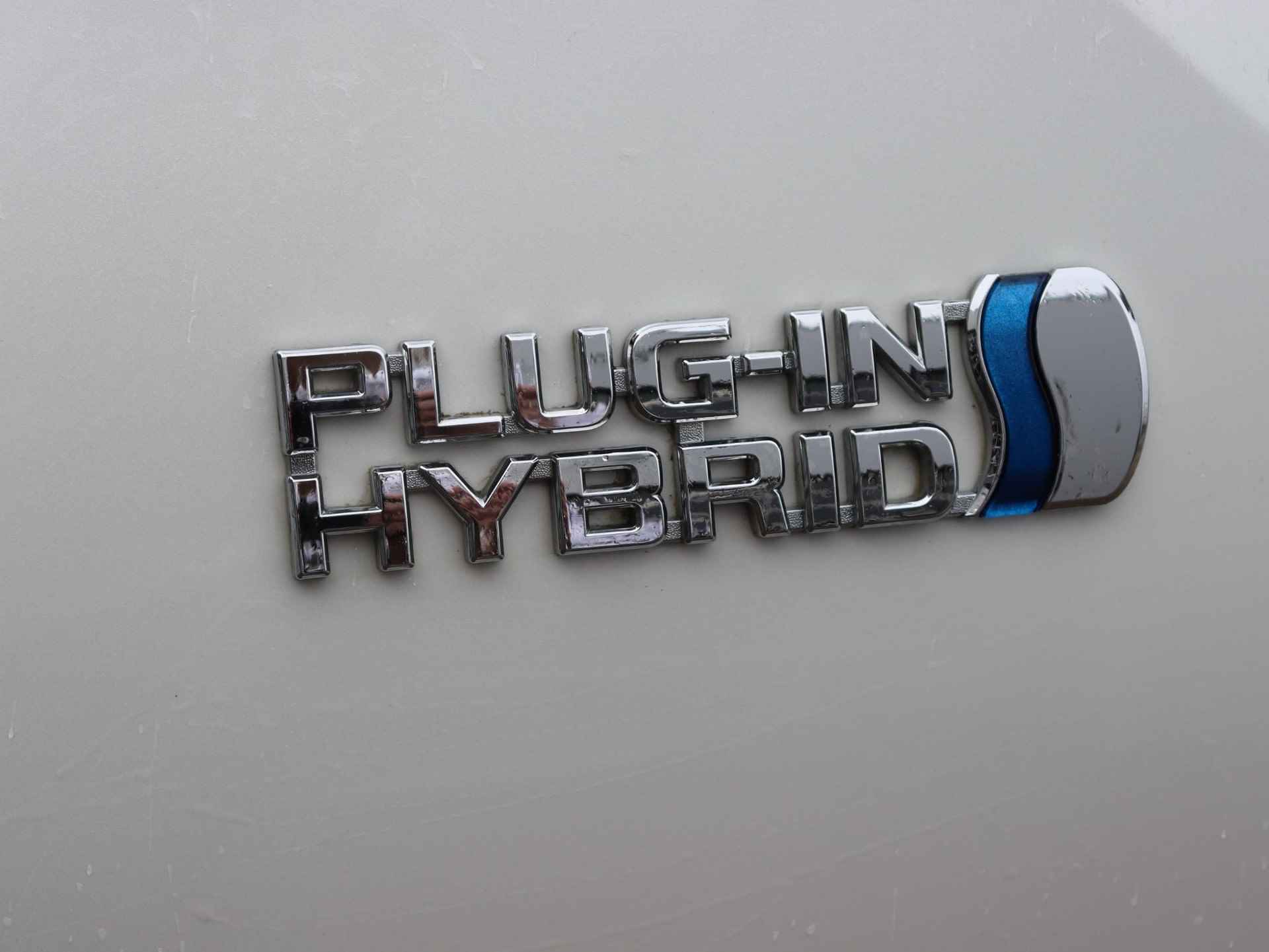 Toyota Prius 1.8 Plug-in Executive, Leder - 34/35