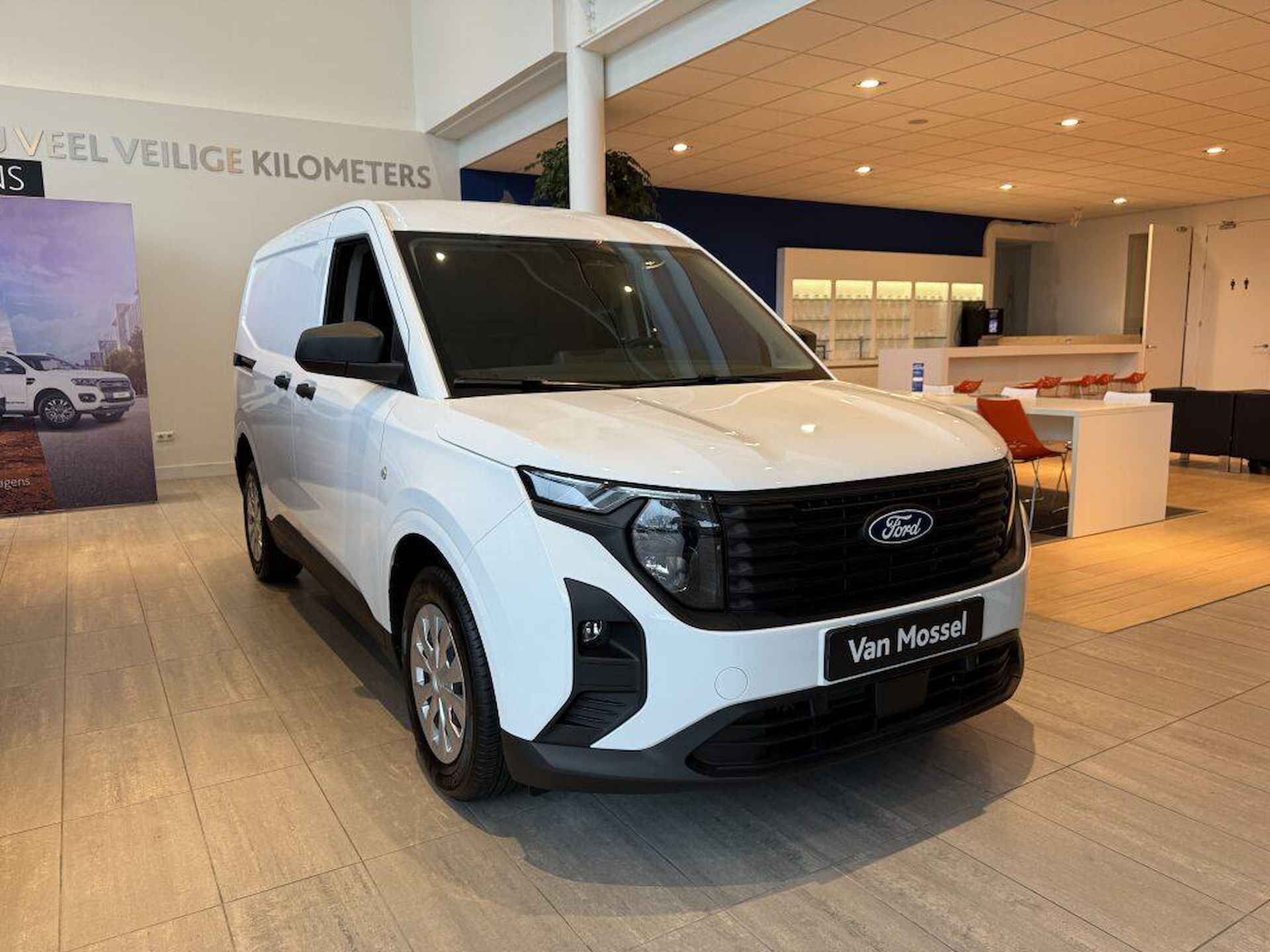 Ford Transit Courier | Voorraad auto! | Frozen White | LED Dagrijverlichting | LED Laadruimteverlichting - 3/18