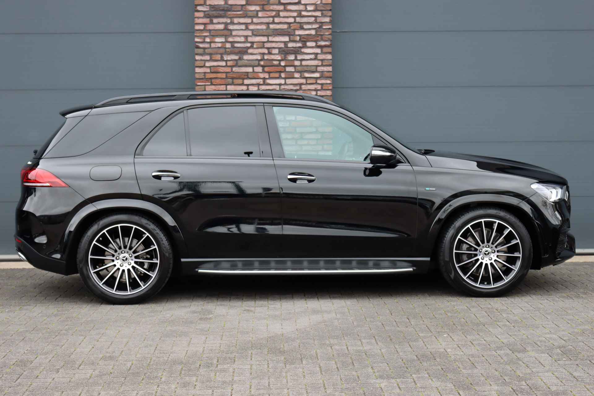 Mercedes-Benz GLE 350 de 4-MATIC AMG Line Aut9 | luchtvering | Distronic+ | Burmester | HUD | Stoelventilatie | Panoramadak | Surround Camera | Trekhaak | Rijassistentiepakket+ | - 12/45