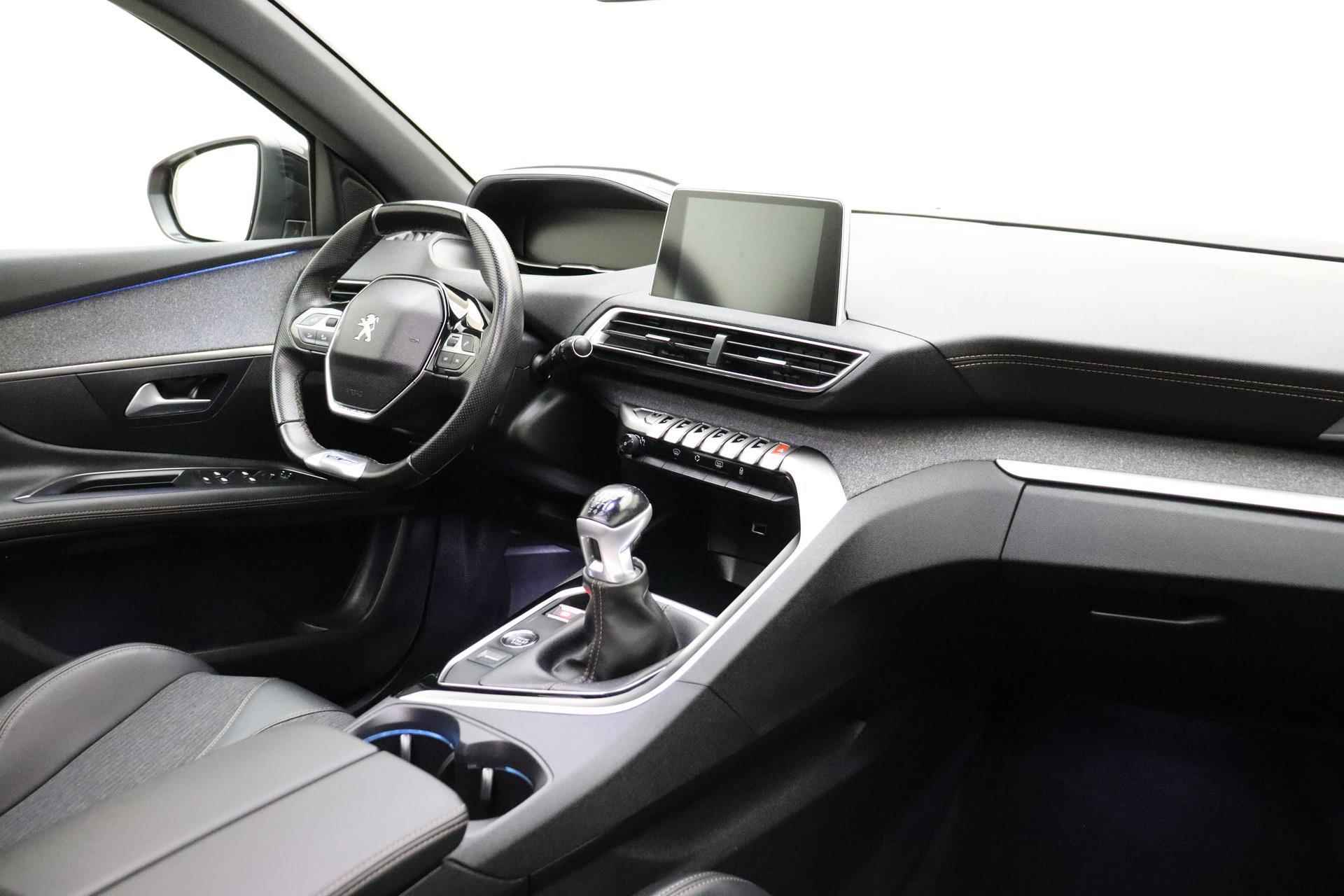 Peugeot 3008 1.2 PureTech GT Line | Panorama Dak | Navigatie | Climate & Cruise Control | 19INCH | Dodehoeksensoren | LED | - 4/38