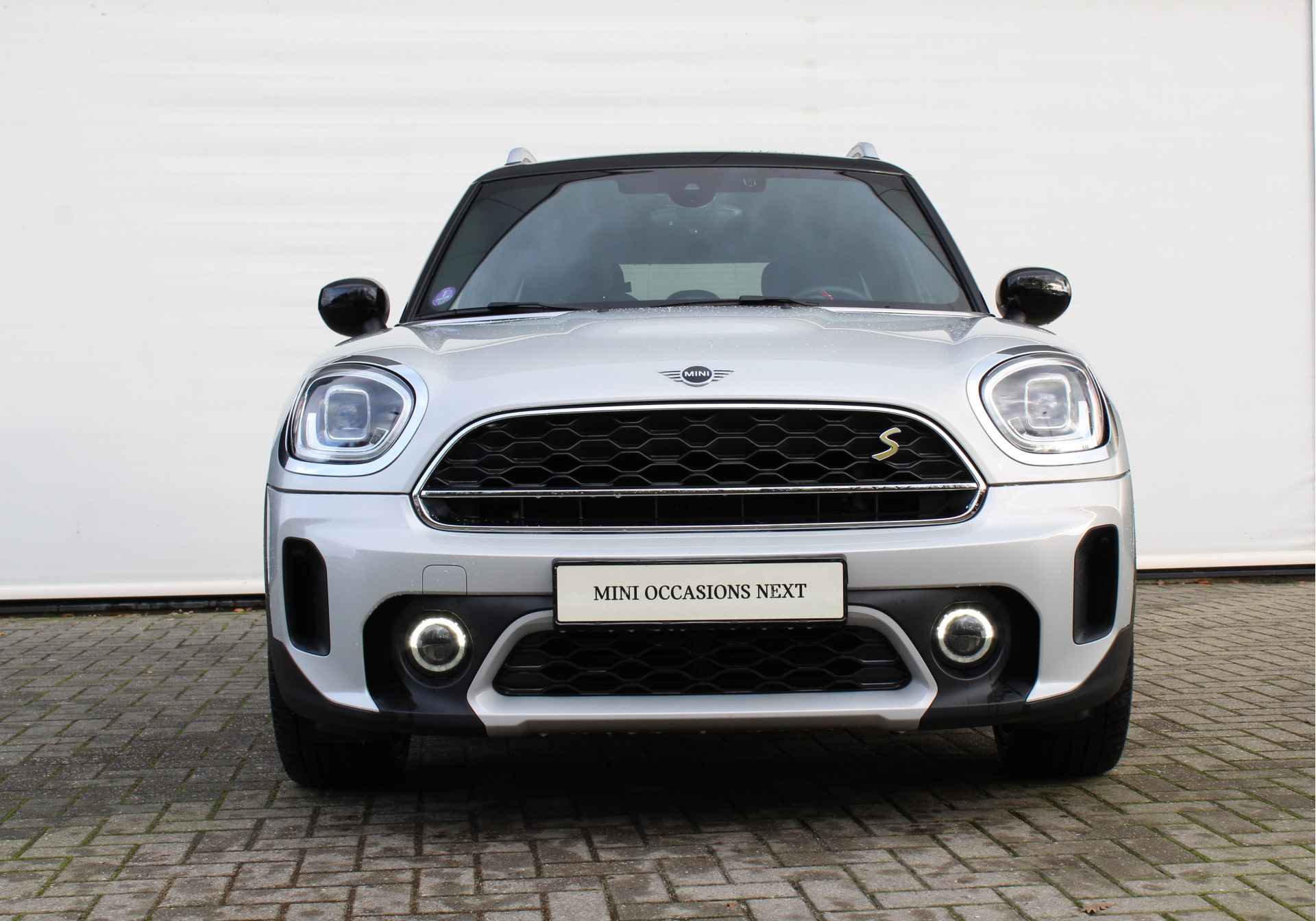 MINI Countryman Cooper S E ALL4 Classic Automaat / Panoramadak / Comfort Access / Stoelverwarming / LED / Cruise Control / PDC achter / Verwarmd stuurwiel - 3/28