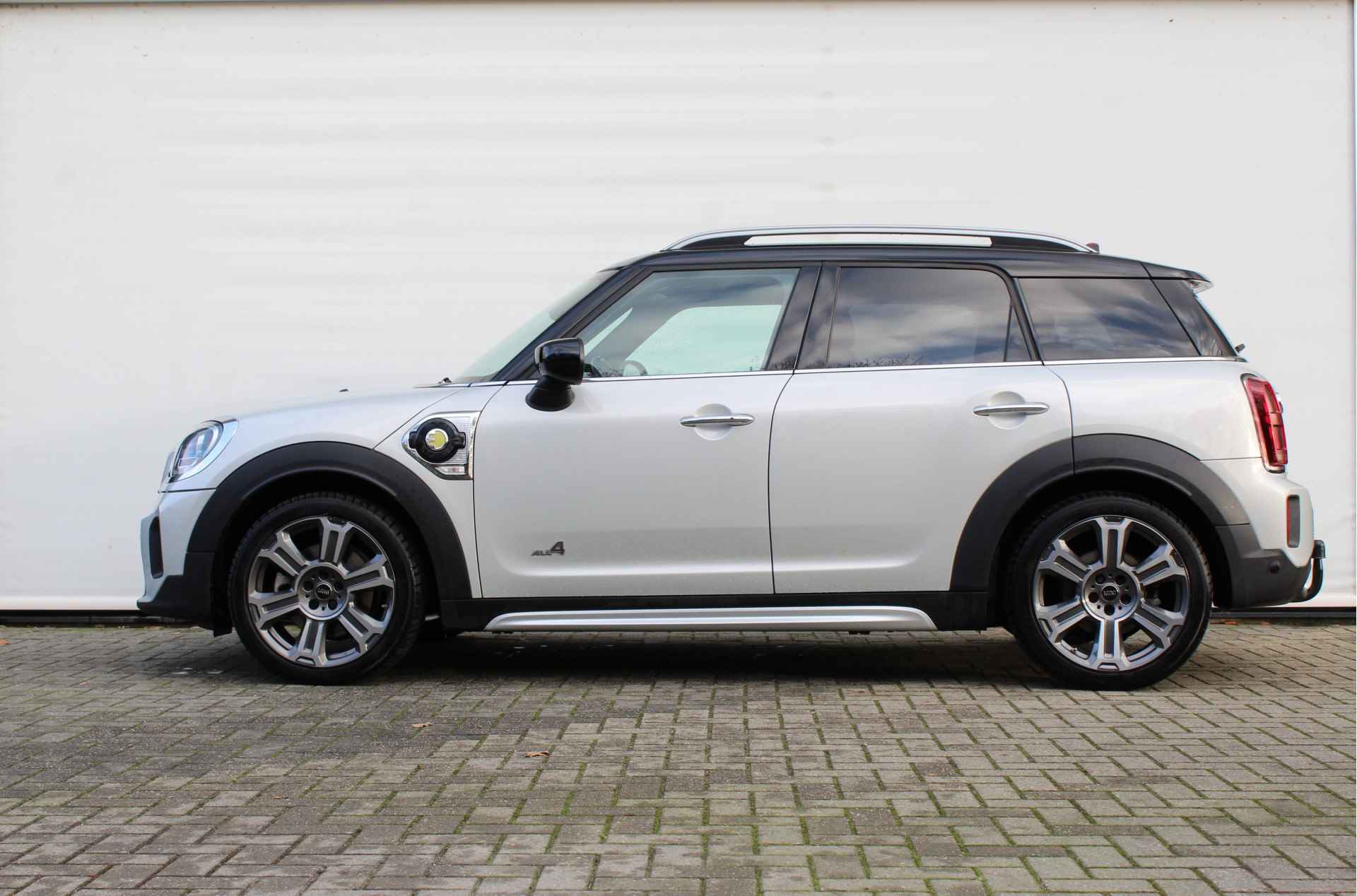 MINI Countryman Cooper S E ALL4 Classic Automaat / Panoramadak / Comfort Access / Stoelverwarming / LED / Cruise Control / PDC achter / Verwarmd stuurwiel - 4/28