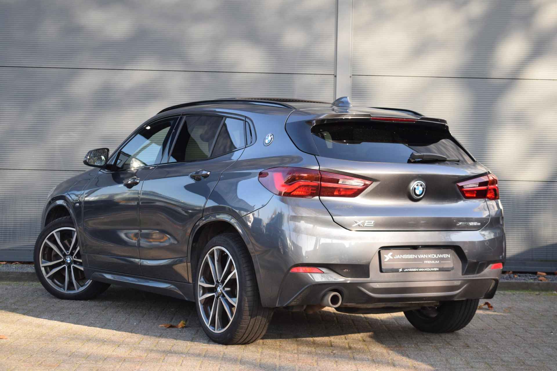 BMW X2 xDrive25e Executive / M-Sport / Pano / Head-Up Display - 4/60