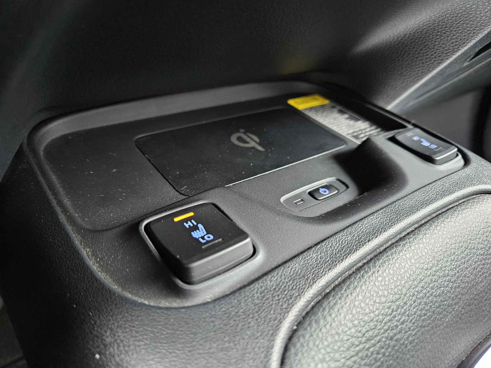 Toyota Corolla 1.2 Turbo Dynamic 116pk | Adaptive Cruise | LED Koplampen | Keyless | Stoelverwarming | Navi | DAB | Apple Carplay | - 14/19