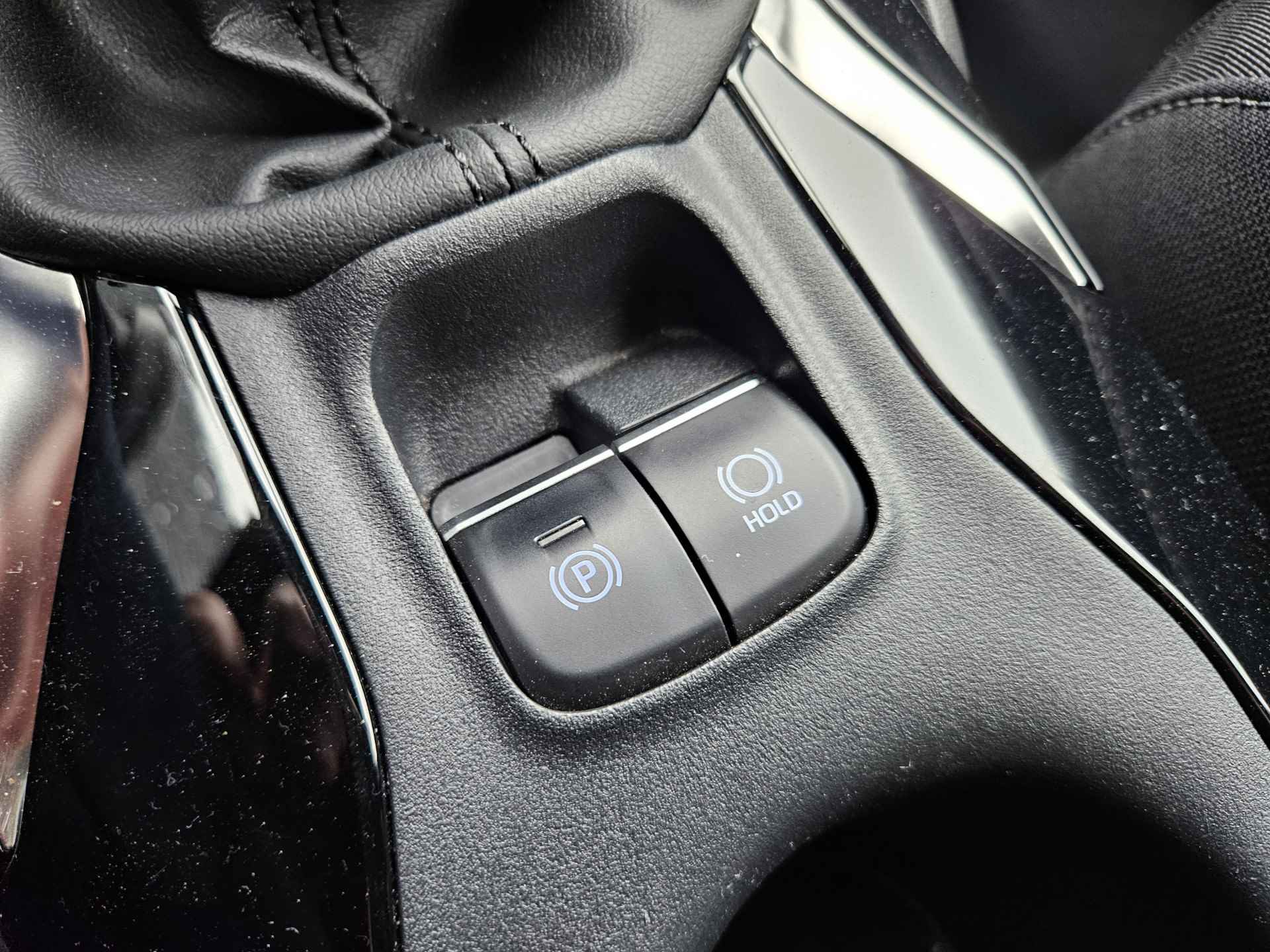 Toyota Corolla 1.2 Turbo Dynamic 116pk | Adaptive Cruise | LED Koplampen | Keyless | Stoelverwarming | Navi | DAB | Apple Carplay | - 17/19