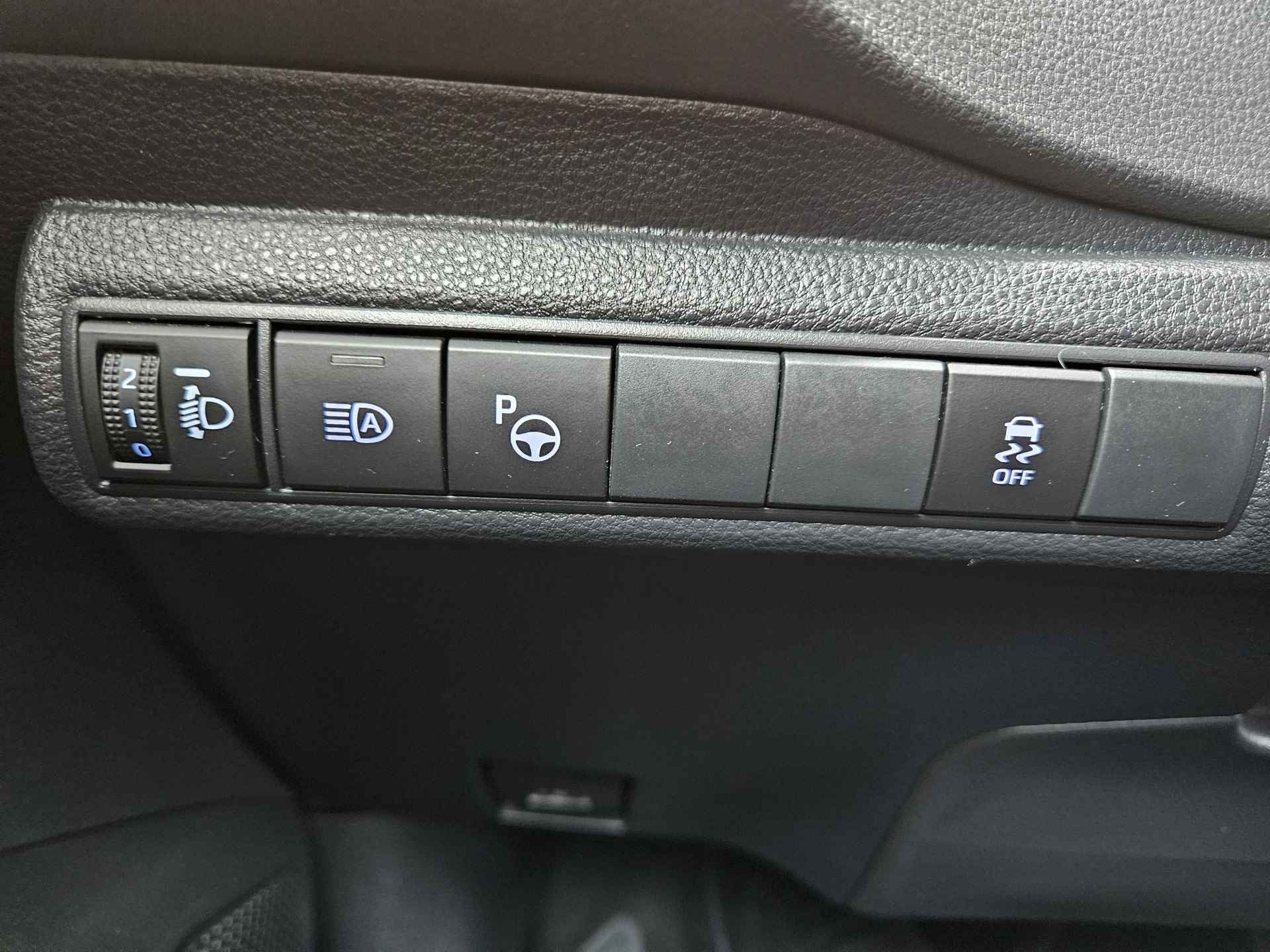 Toyota Corolla 1.2 Turbo Dynamic 116pk | Adaptive Cruise | LED Koplampen | Keyless | Stoelverwarming | Navi | DAB | Apple Carplay | - 19/19