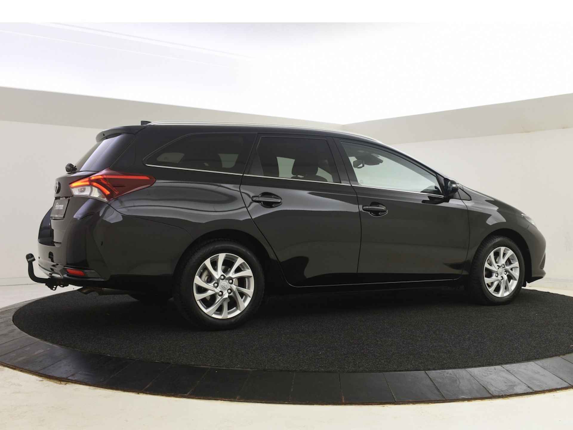 Toyota Auris Touring Sports 1.2T Dynamic | Trekhaak | All Seasons - 8/28