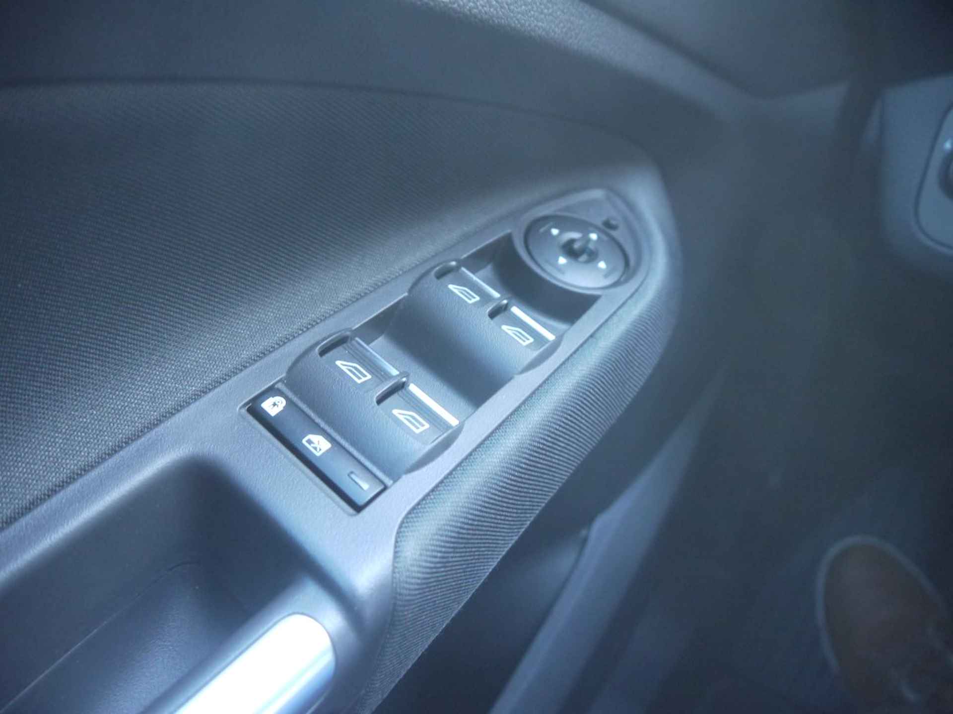 Ford C-MAX 1.0 Titanium NL-Auto!! Apple-Carplay I Keyless I Nav -- 2de Pinksterdag open van 11.00 t/m 15.30 uur -- - 25/32