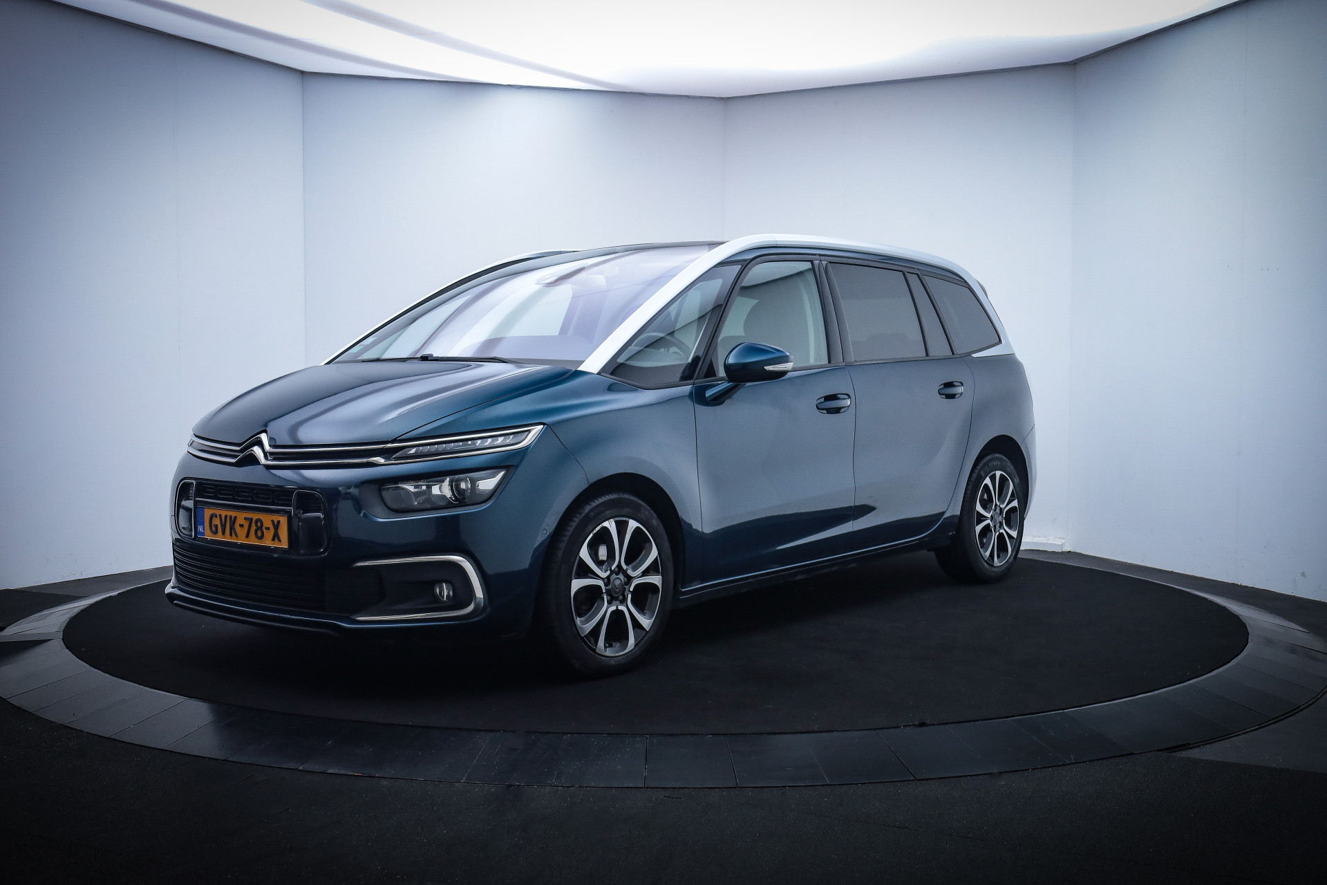 Citroën Grand C4 Spacetourer 1.2T 130Pk 7Pers SHINE PANO/CARPLAY/CAMERA/TREKHAAK/ADAPT.CRUISE/MASSAGE/XENON/KEYLESS