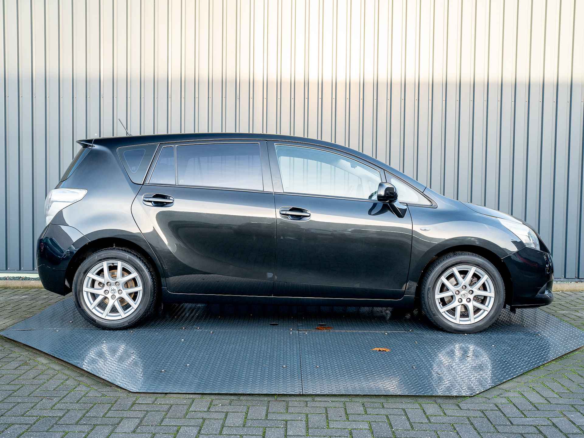 Toyota Verso 1.8 VVT-i Aut. Business | Trekhaak | Camera | Panodak | Leder | Prijs Rijklaar!! - 21/41