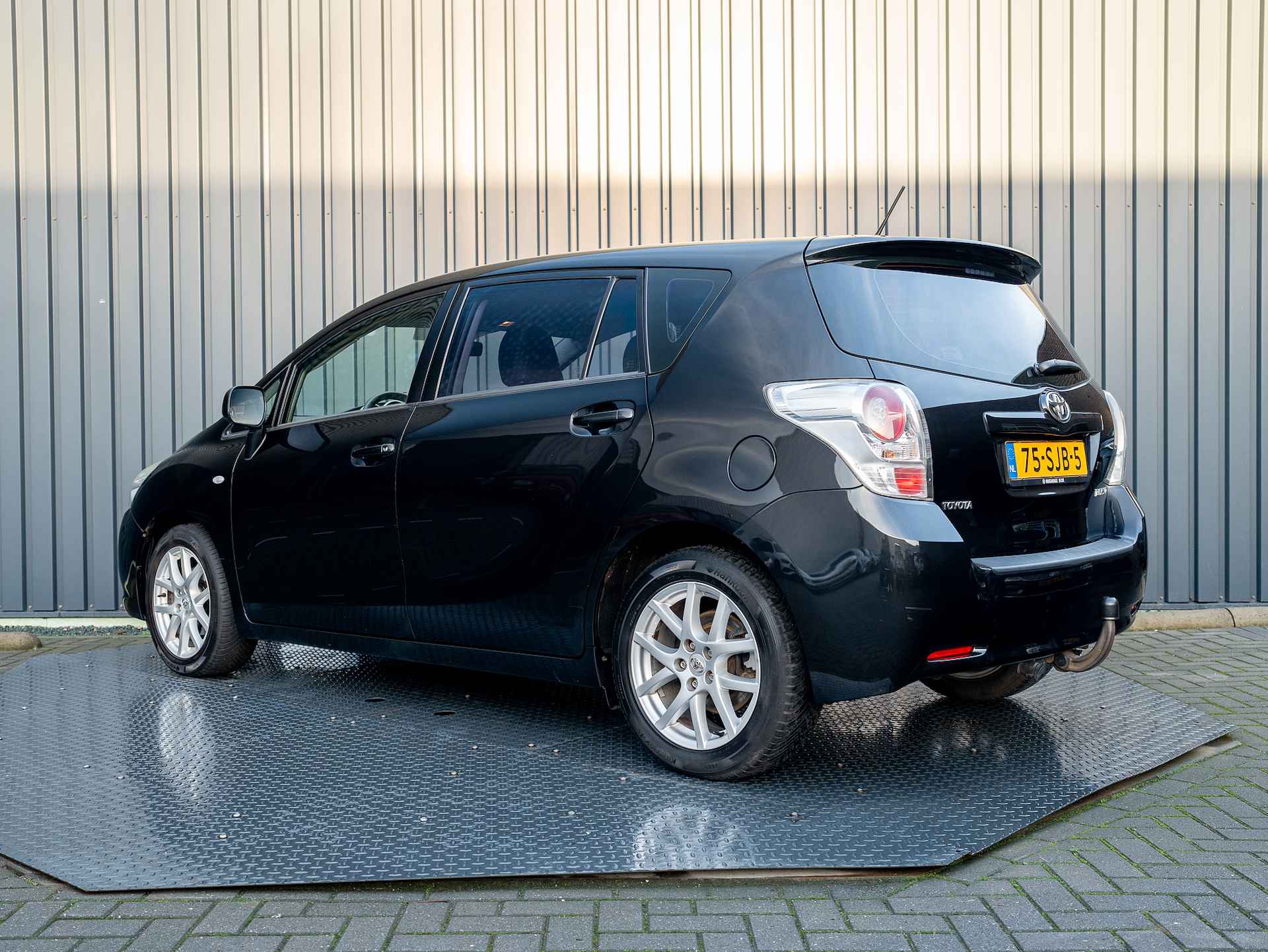 Toyota Verso 1.8 VVT-i Aut. Business | Trekhaak | Camera | Panodak | Leder | Prijs Rijklaar!! - 40/41