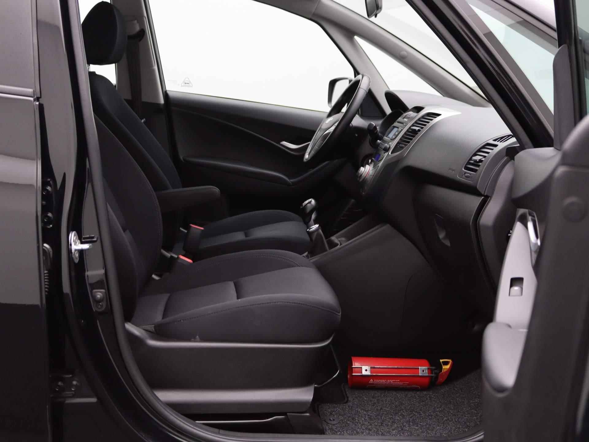 Hyundai ix20 1.4i Go! | Bluetooth | Climate control | Parkeersensoren | Cruis Control | - 27/31